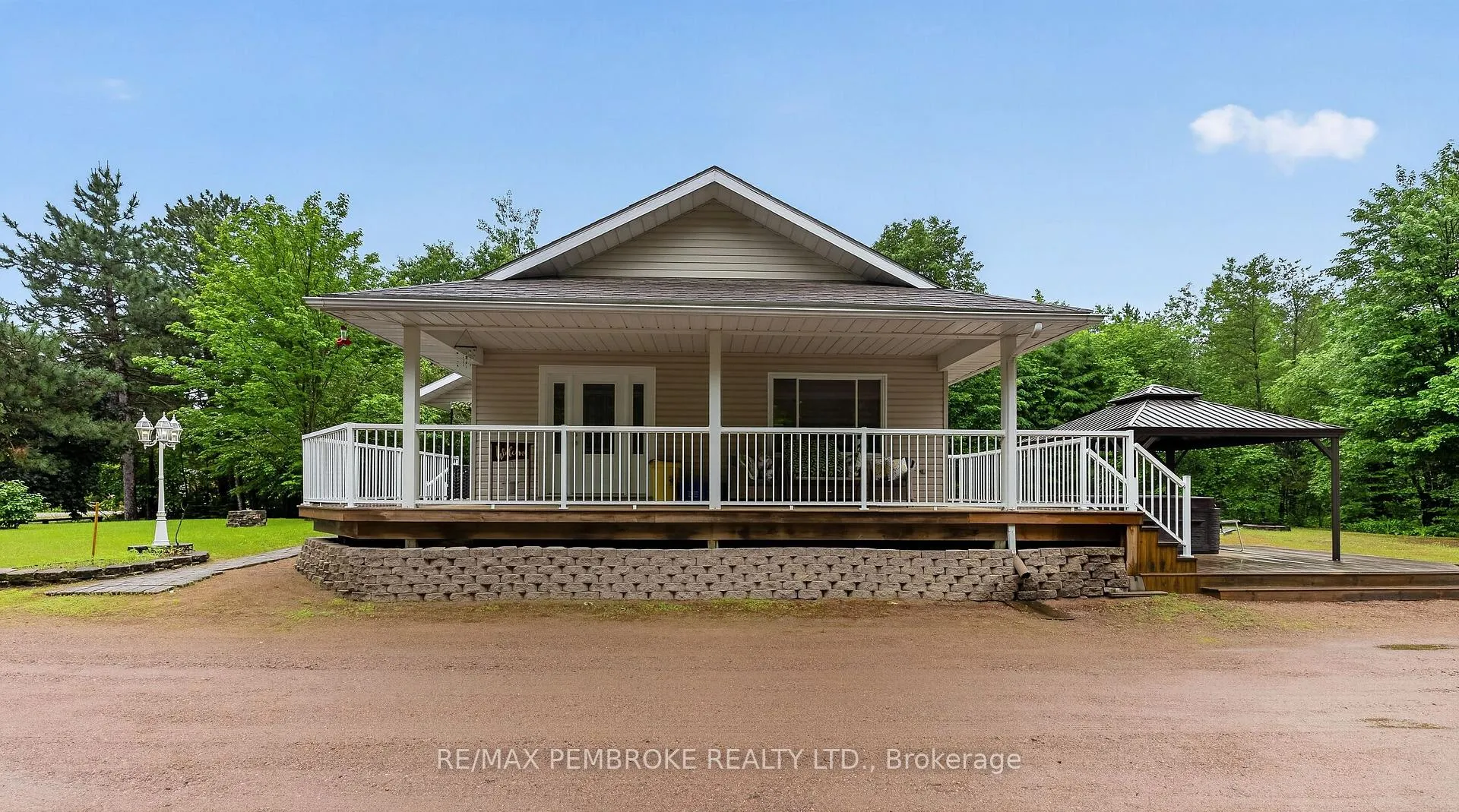 Photo 43 of 246 Blackbay Road, Petawawa, Petawawa — HOMEH
