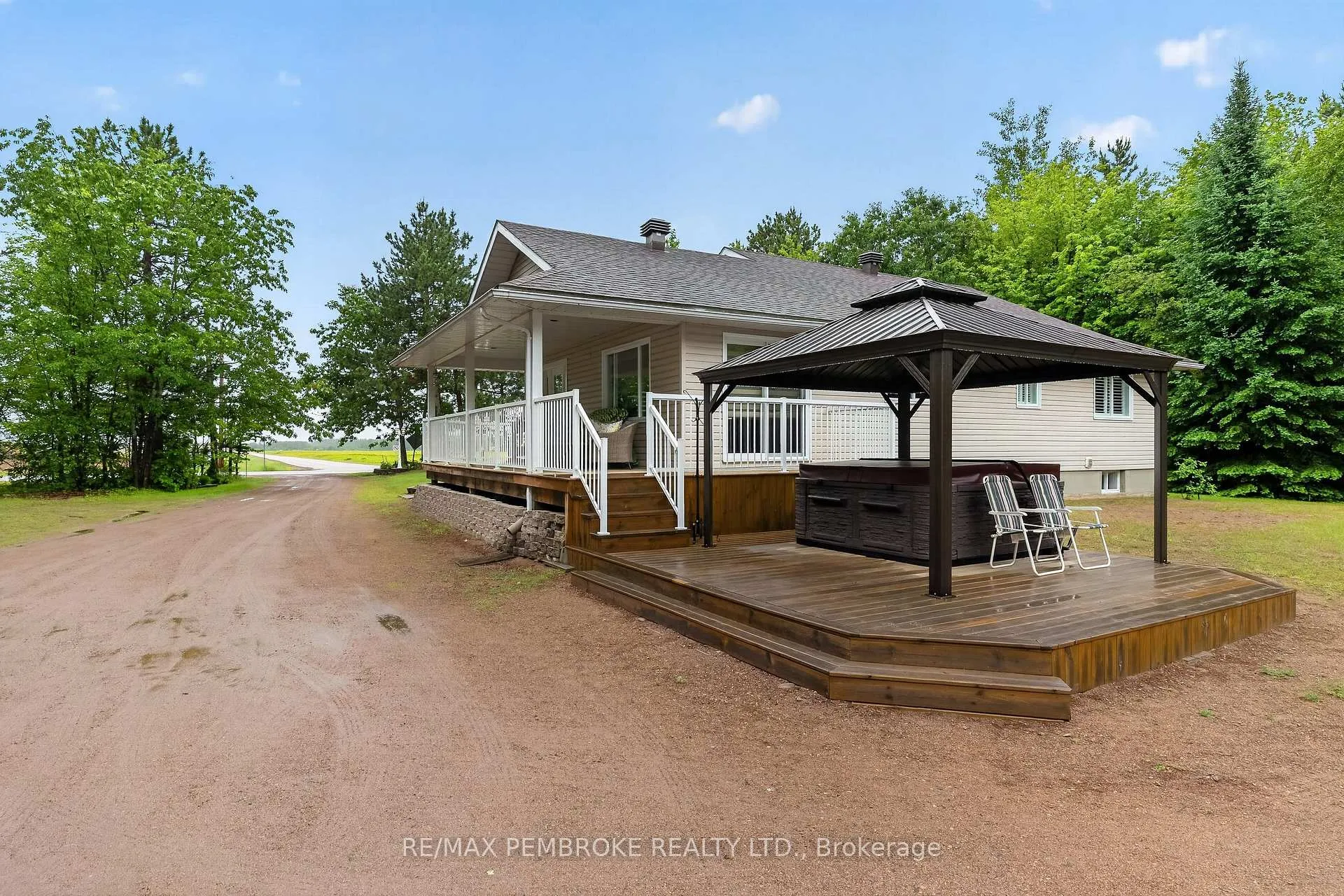 Photo 44 of 246 Blackbay Road, Petawawa, Petawawa — HOMEH