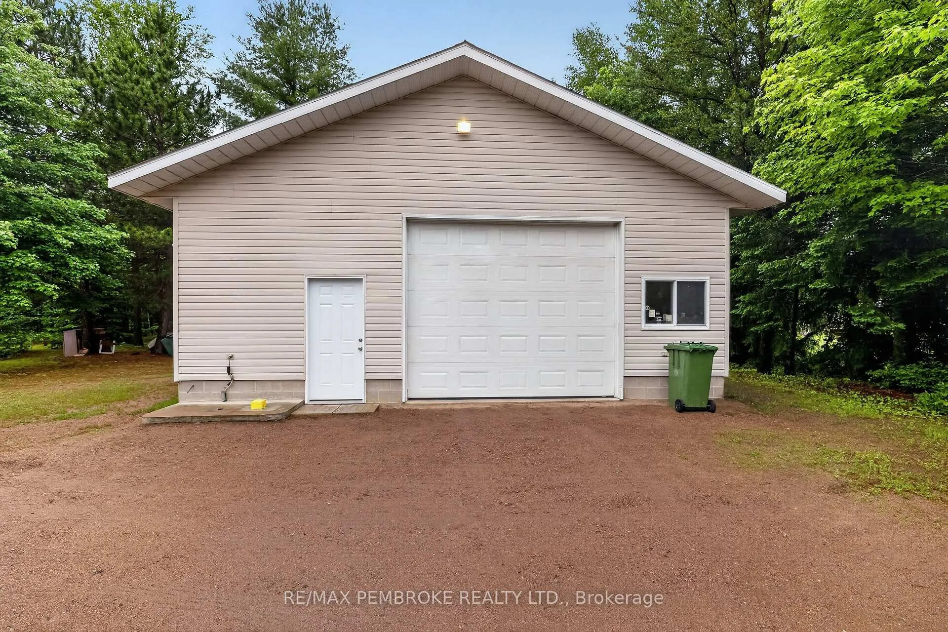 Photo 47 of 246 Blackbay Road, Petawawa, Petawawa — HOMEH
