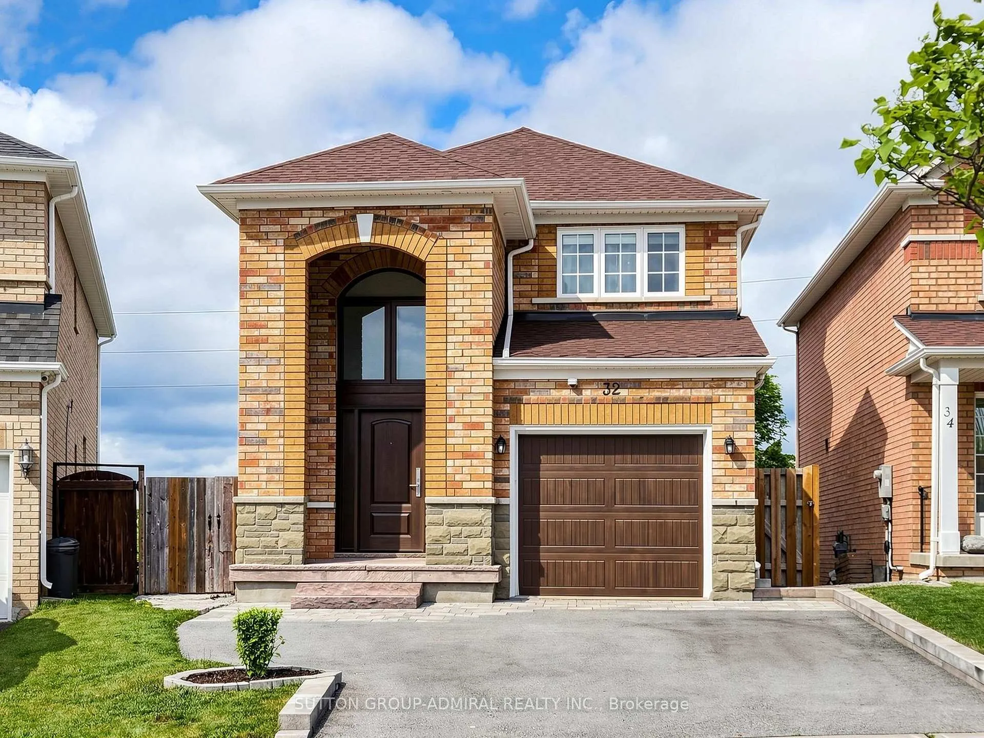 Photo 1 of 32 Beaverbrook Crescent, Vaughan, Rural Vaughan — HOMEH