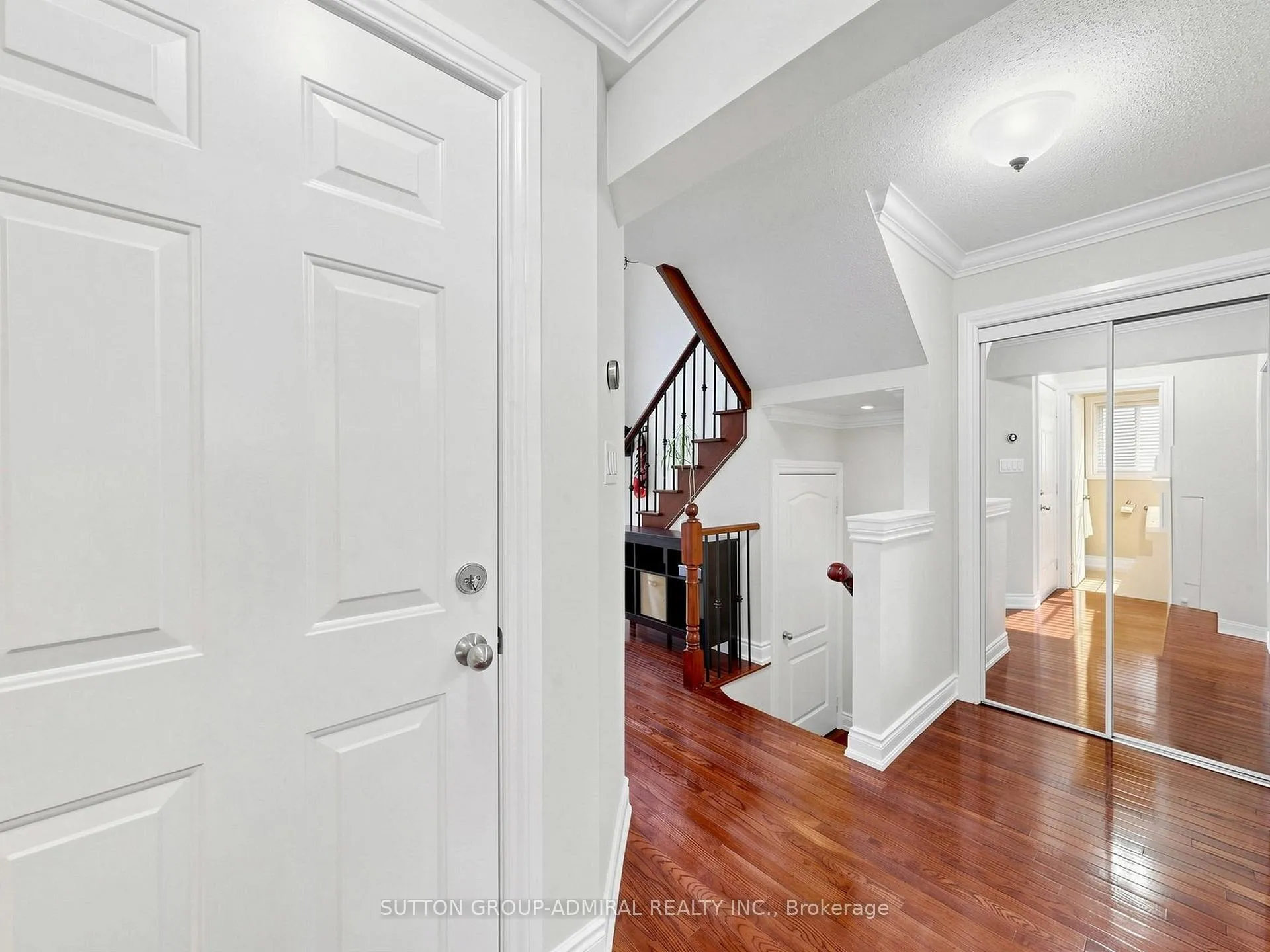 Photo 4 of 32 Beaverbrook Crescent, Vaughan, Rural Vaughan — HOMEH