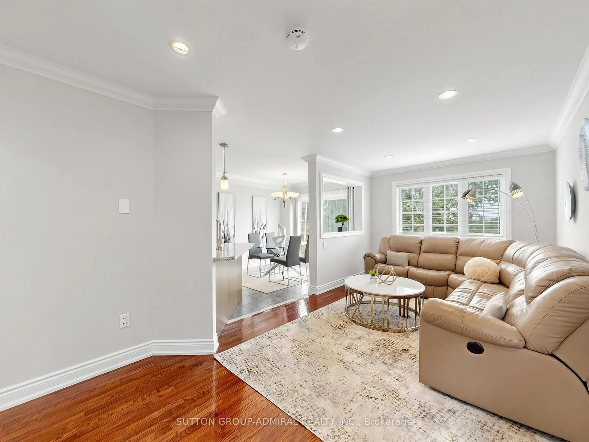 Photo 5 of 32 Beaverbrook Crescent, Vaughan, Rural Vaughan — HOMEH