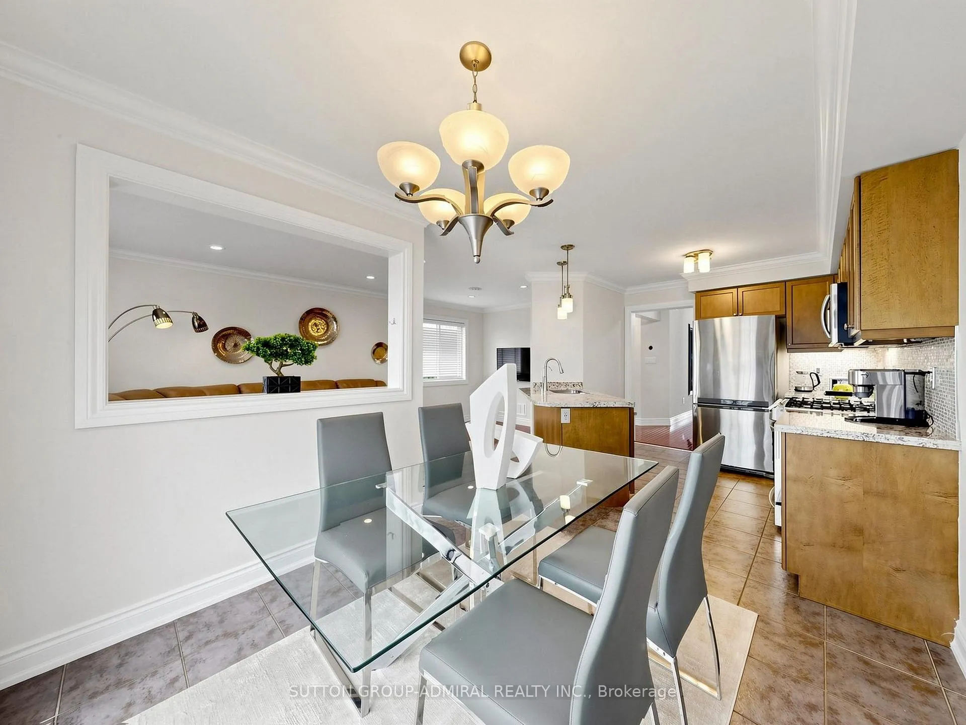 Photo 6 of 32 Beaverbrook Crescent, Vaughan, Rural Vaughan — HOMEH