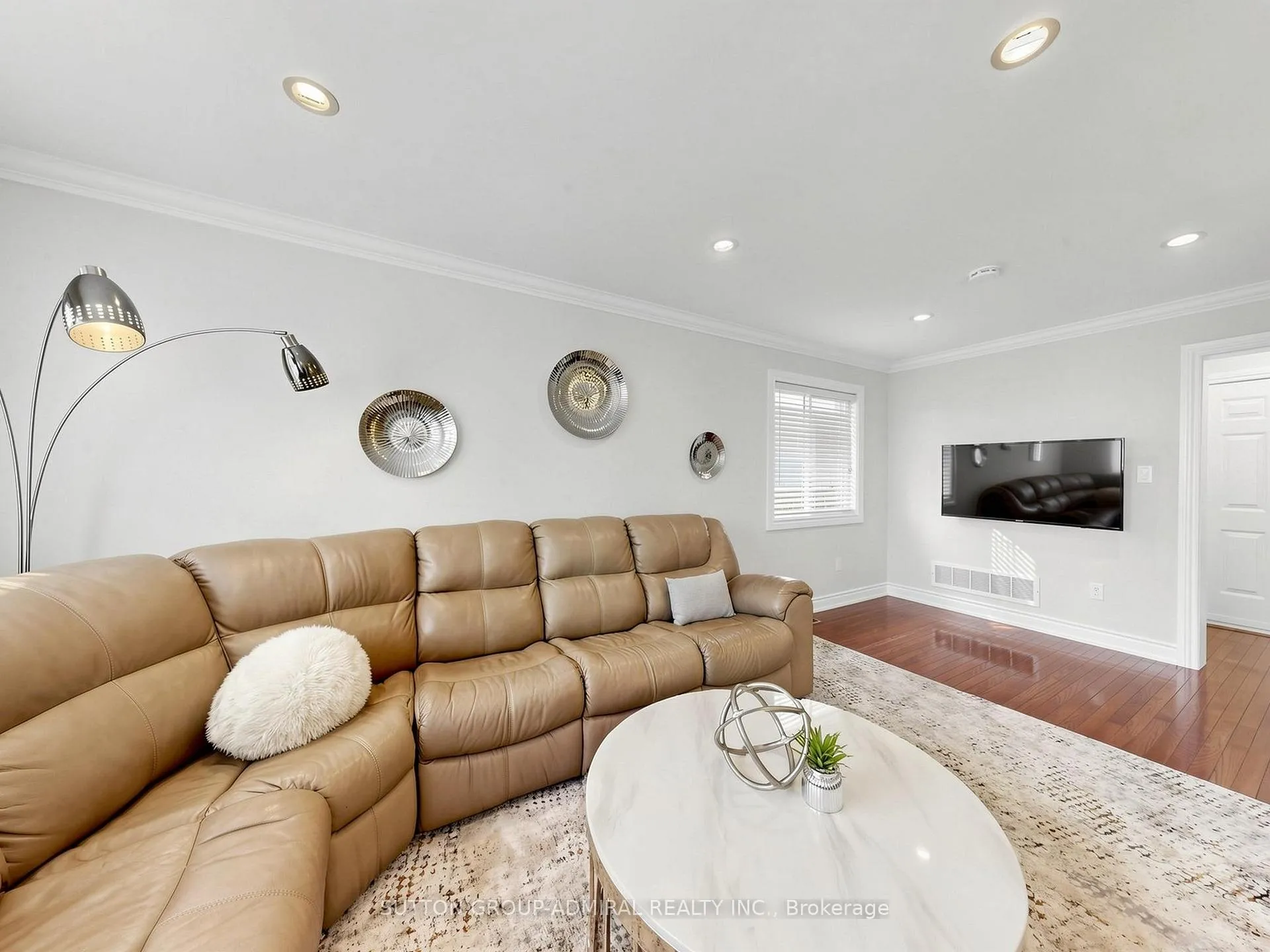 Photo 7 of 32 Beaverbrook Crescent, Vaughan, Rural Vaughan — HOMEH