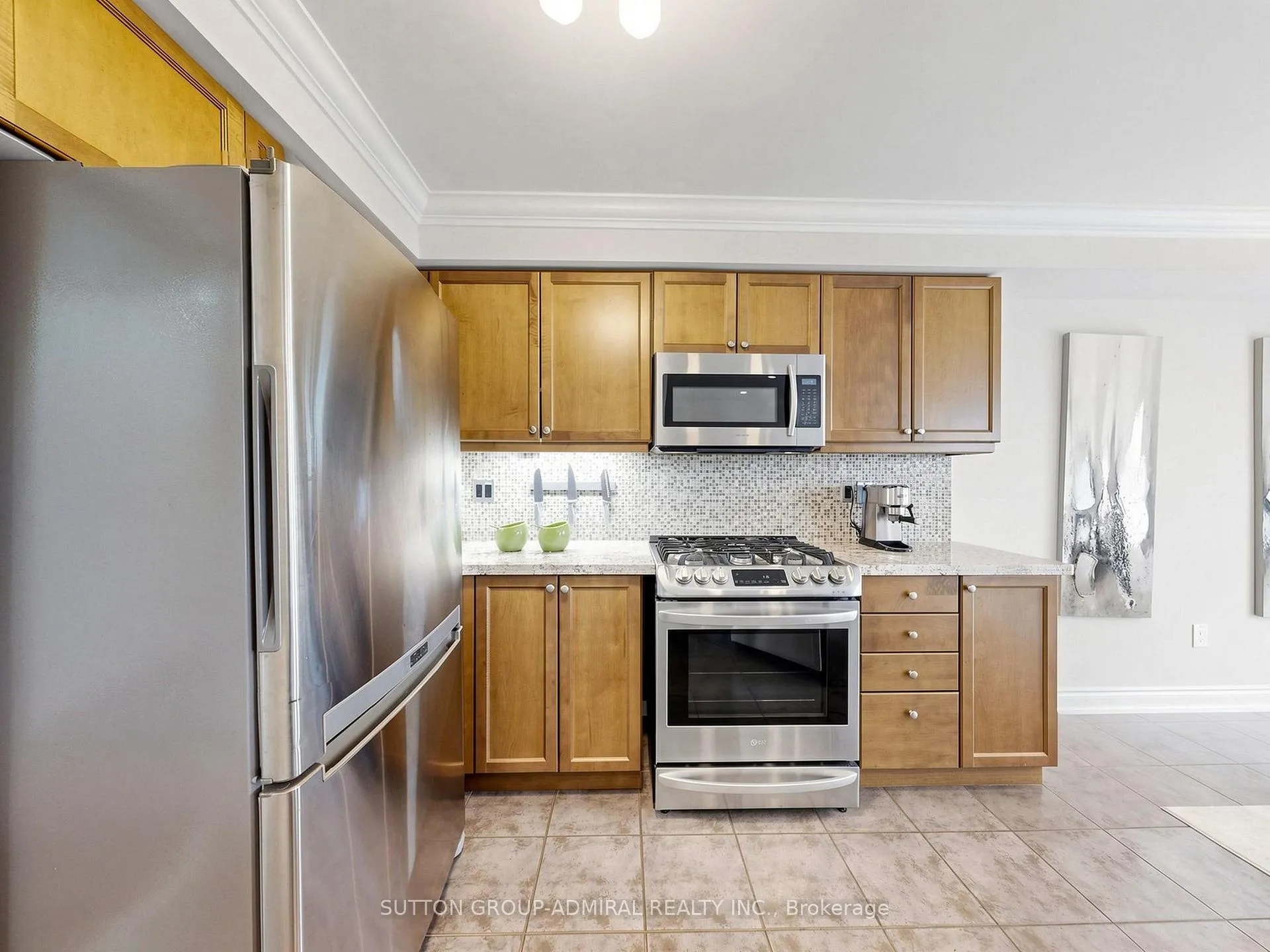 Photo 15 of 32 Beaverbrook Crescent, Vaughan, Rural Vaughan — HOMEH