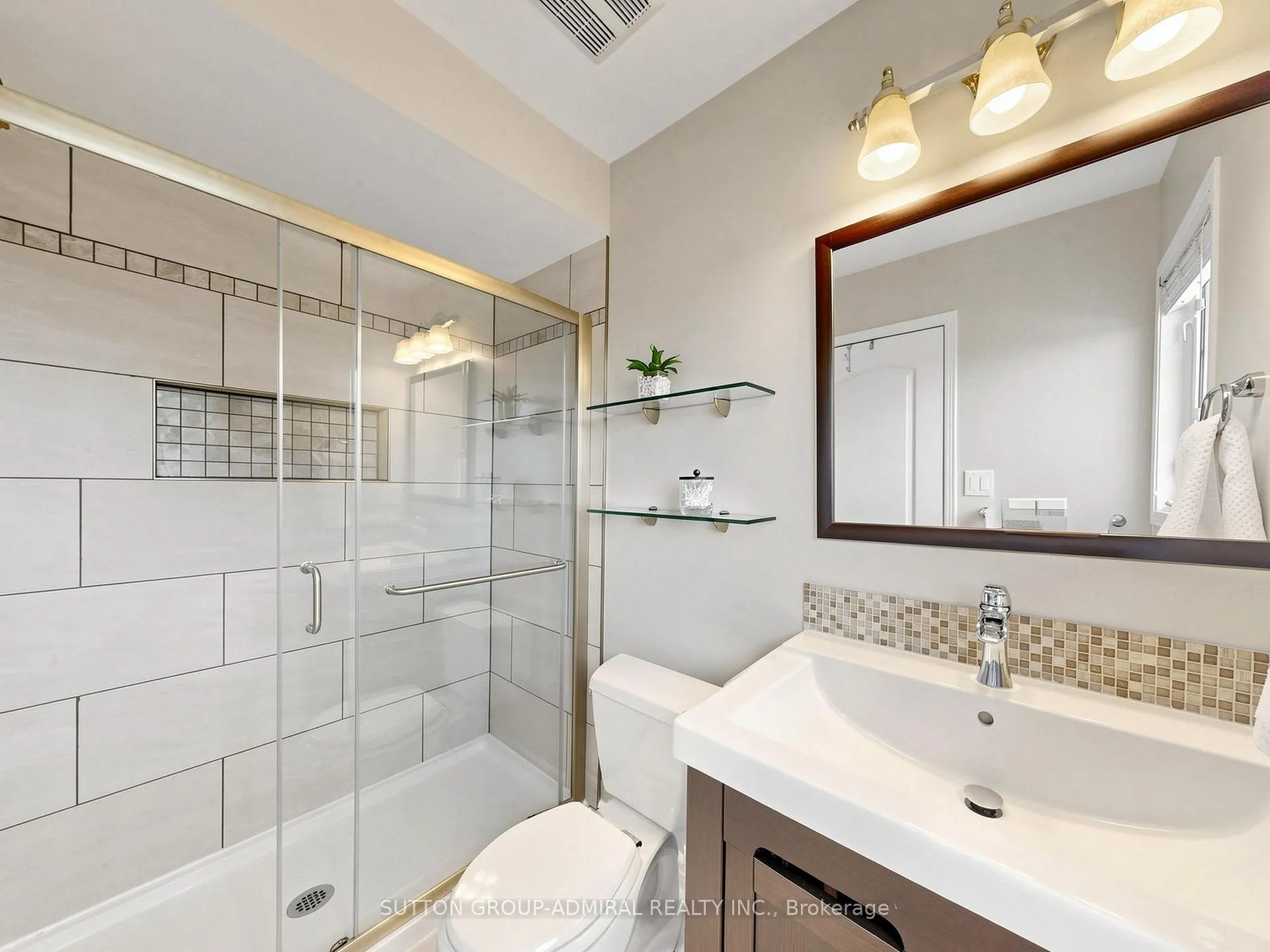 Photo 28 of 32 Beaverbrook Crescent, Vaughan, Rural Vaughan — HOMEH