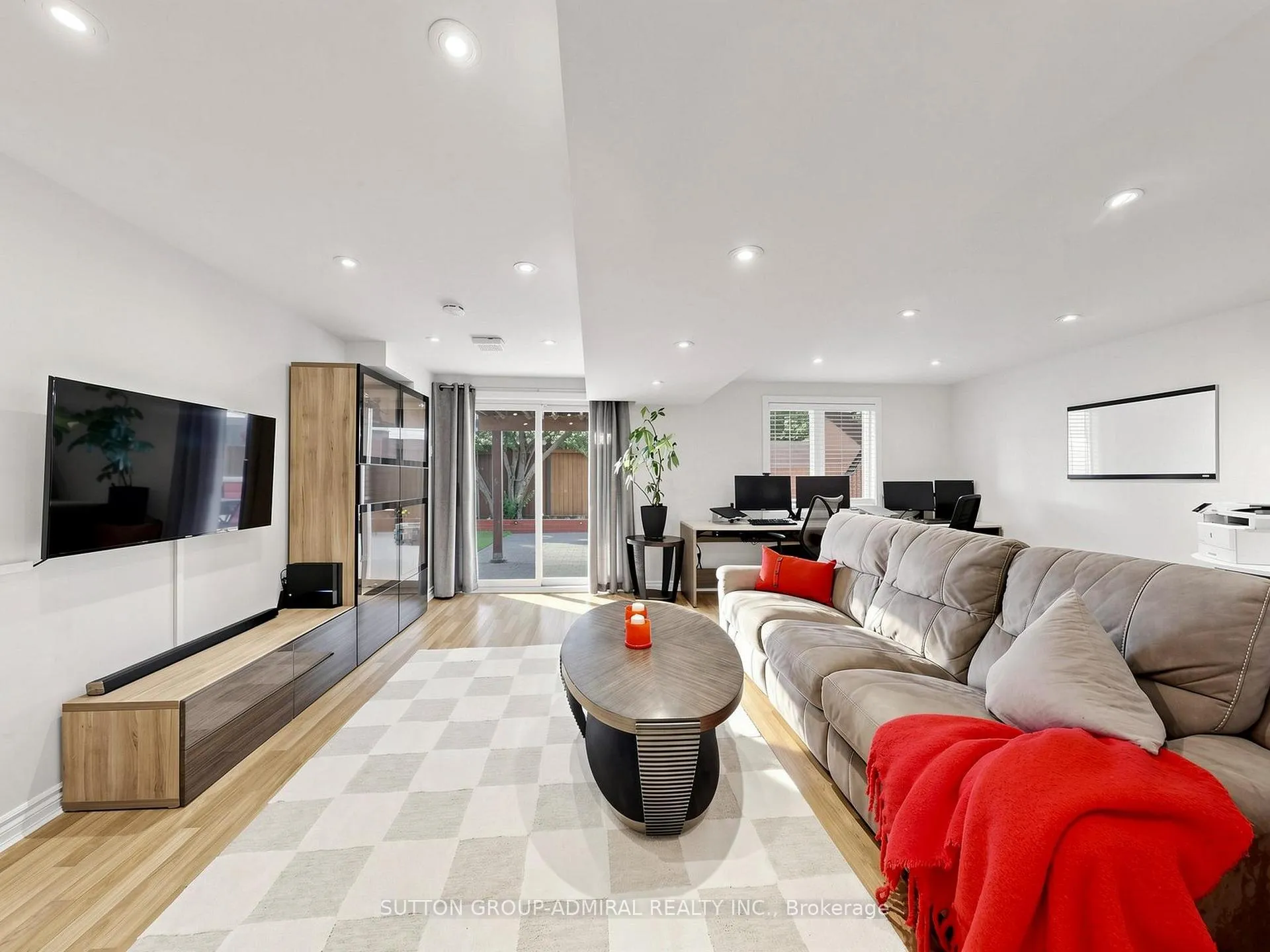 Photo 38 of 32 Beaverbrook Crescent, Vaughan, Rural Vaughan — HOMEH
