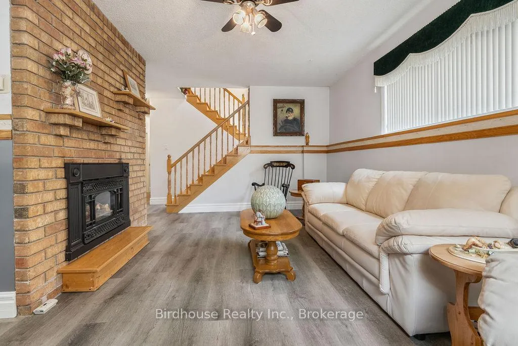 Photo 2 of 20 Doble Drive, Kawartha Lakes, Oakwood — HOMEH