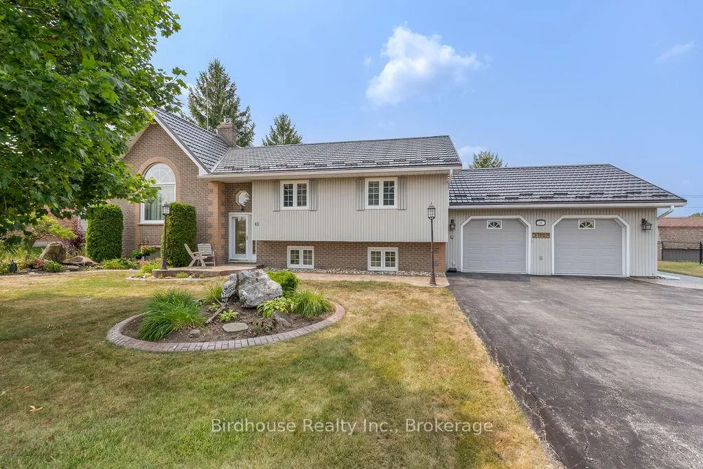 Photo 3 of 20 Doble Drive, Kawartha Lakes, Oakwood — HOMEH