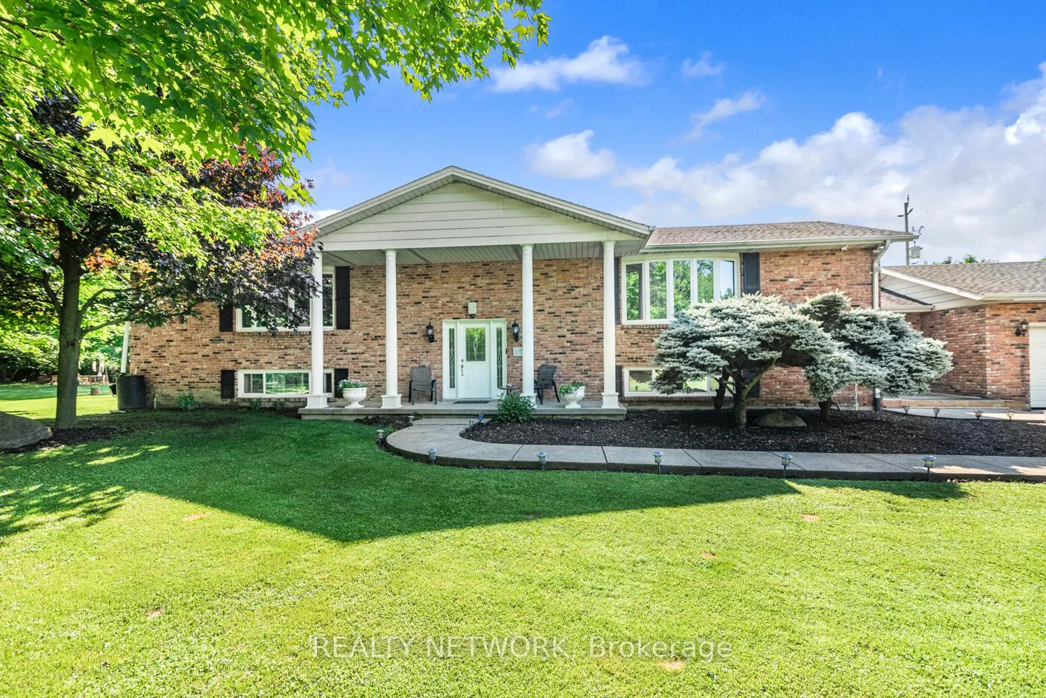 Photo 1 of 24 Harbinger Drive, Hamilton, Rural Stoney Creek — HOMEH