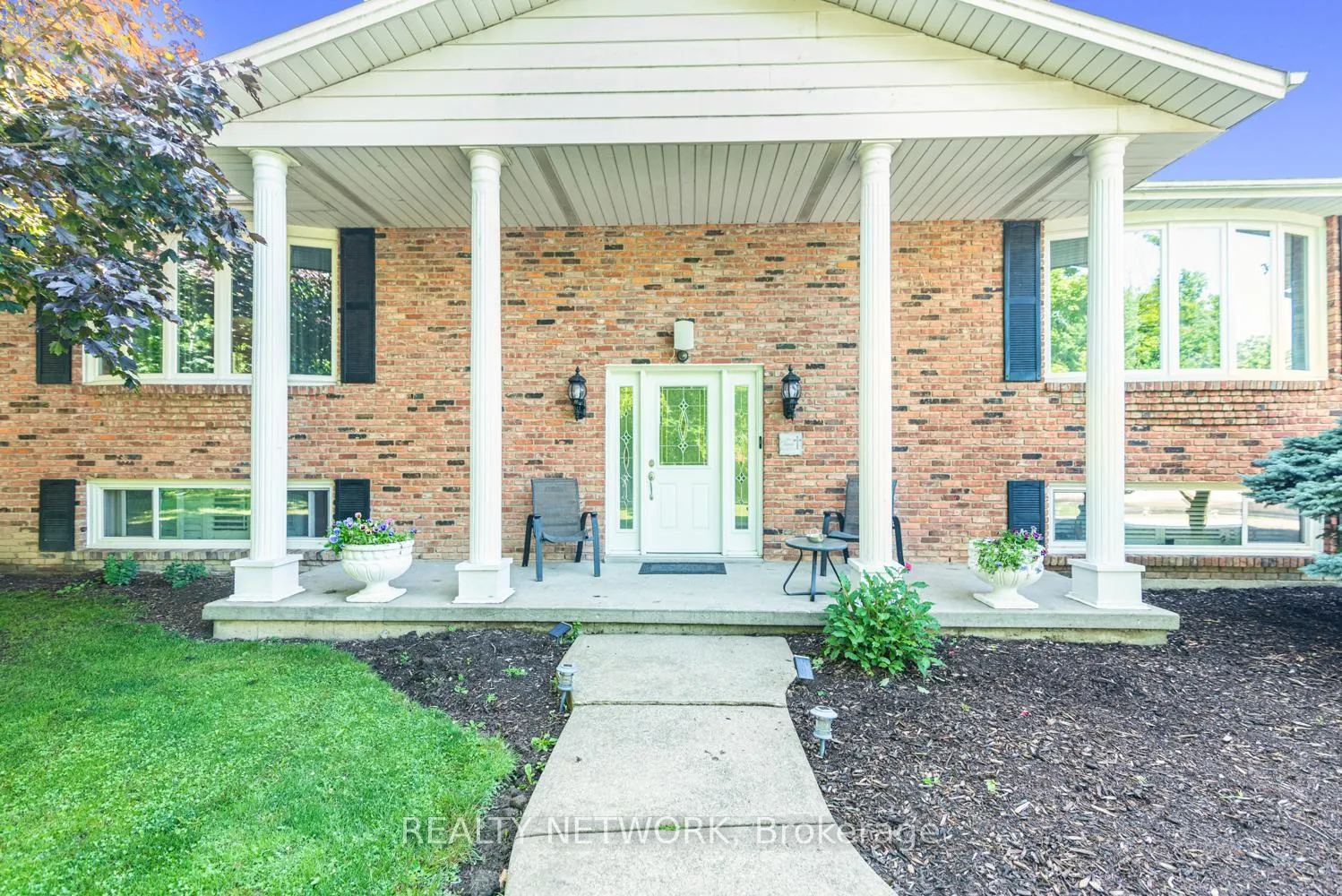 Photo 3 of 24 Harbinger Drive, Hamilton, Rural Stoney Creek — HOMEH