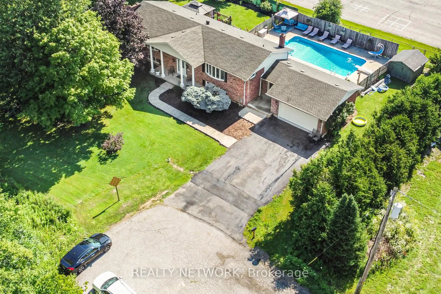 Photo 5 of 24 Harbinger Drive, Hamilton, Rural Stoney Creek — HOMEH