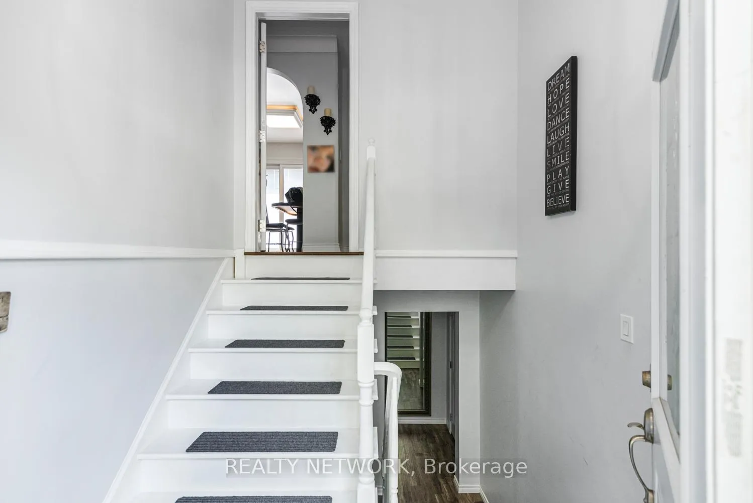 Photo 7 of 24 Harbinger Drive, Hamilton, Rural Stoney Creek — HOMEH