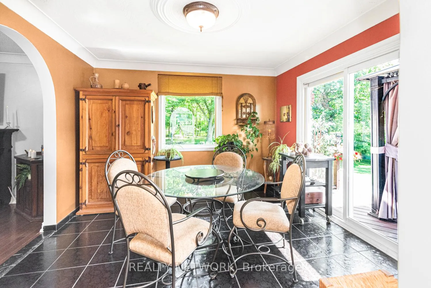 Photo 12 of 24 Harbinger Drive, Hamilton, Rural Stoney Creek — HOMEH