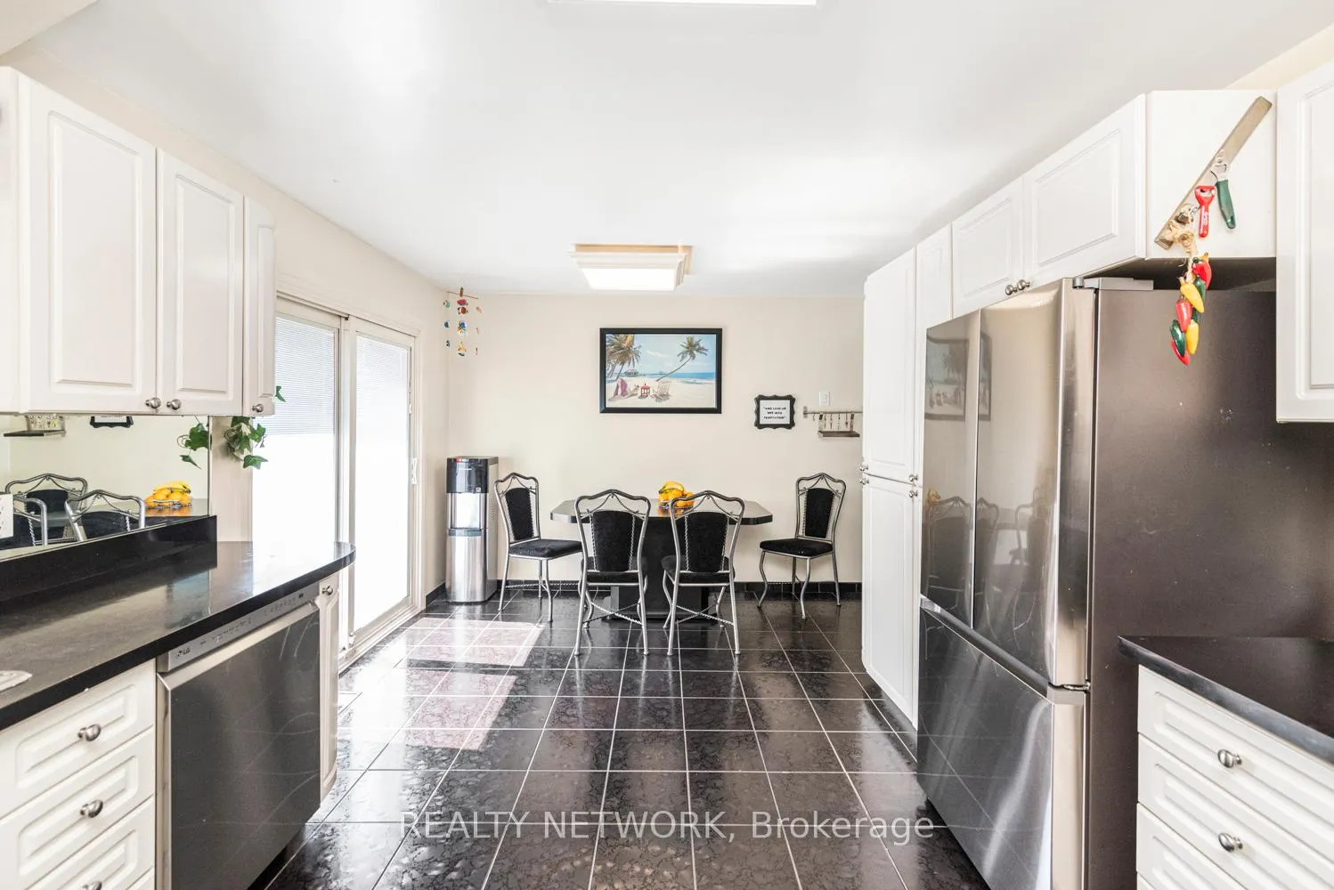Photo 14 of 24 Harbinger Drive, Hamilton, Rural Stoney Creek — HOMEH