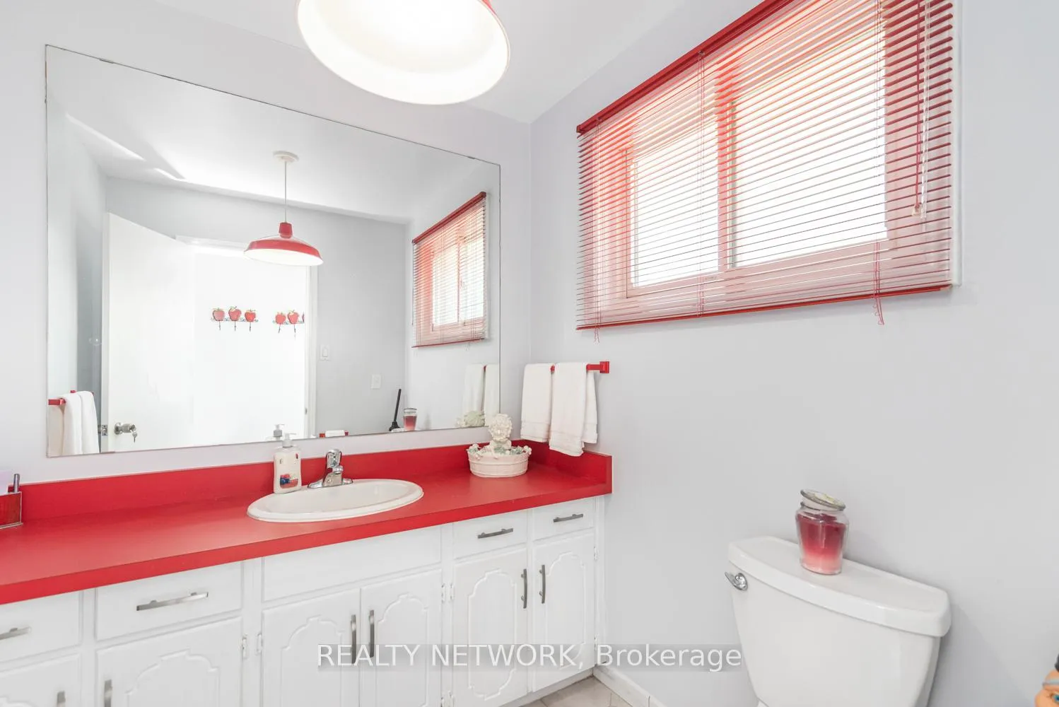 Photo 16 of 24 Harbinger Drive, Hamilton, Rural Stoney Creek — HOMEH