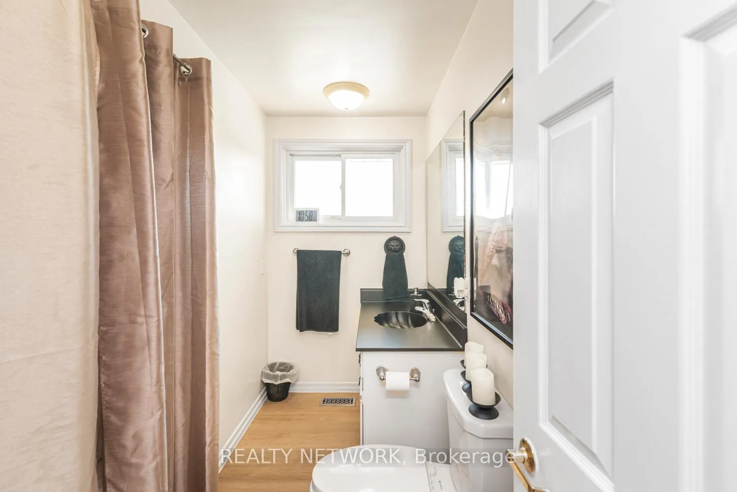 Photo 21 of 24 Harbinger Drive, Hamilton, Rural Stoney Creek — HOMEH