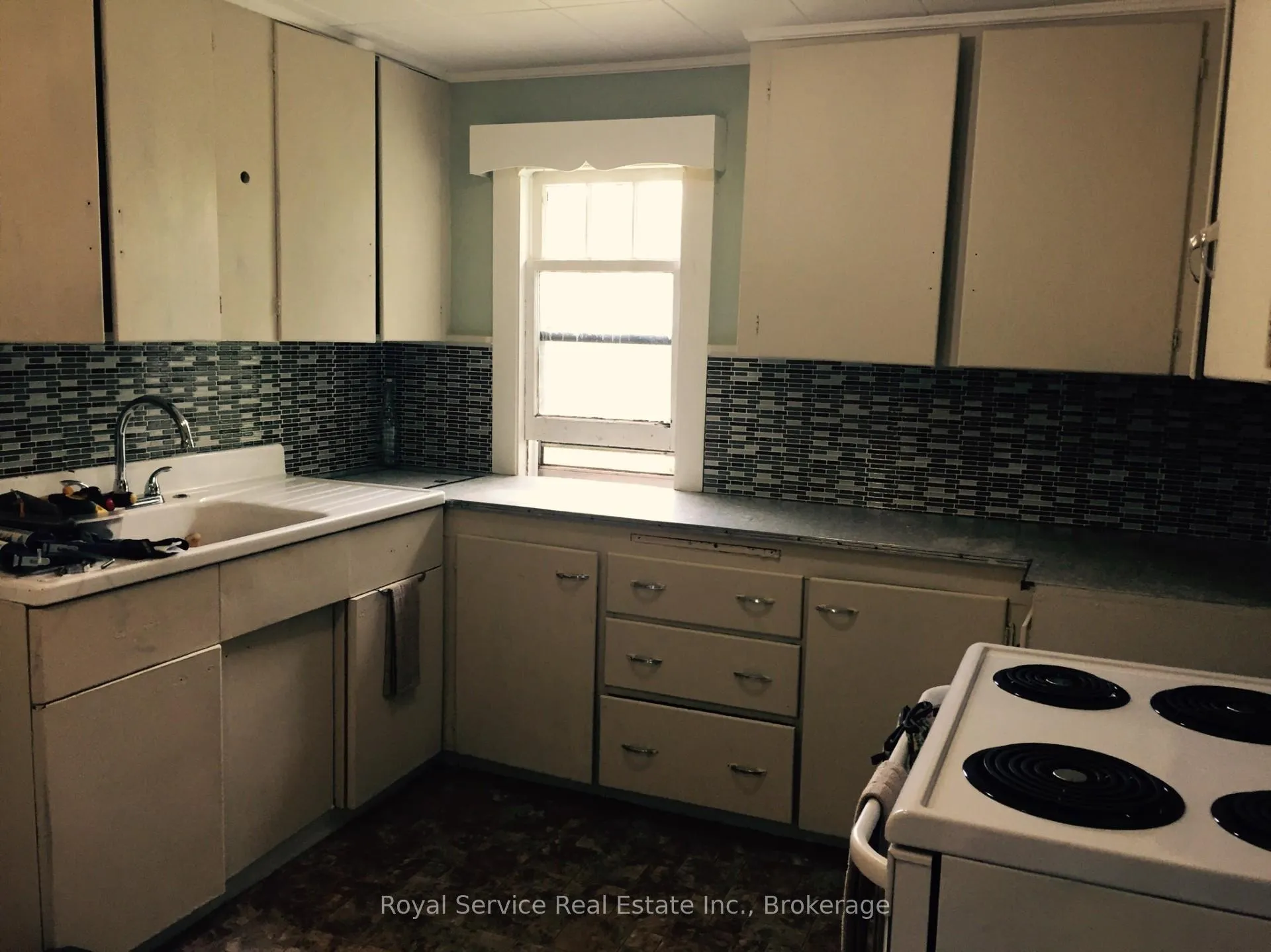 Photo 19 of 5418 Lakeshore Drive, Hamilton Township, Rural Hamilton — HOMEH