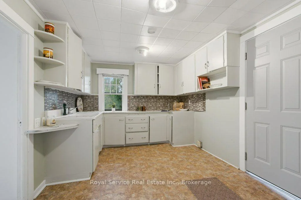 Photo 15 of 5418 Lakeshore Drive, Hamilton Township, Rural Hamilton — HOMEH