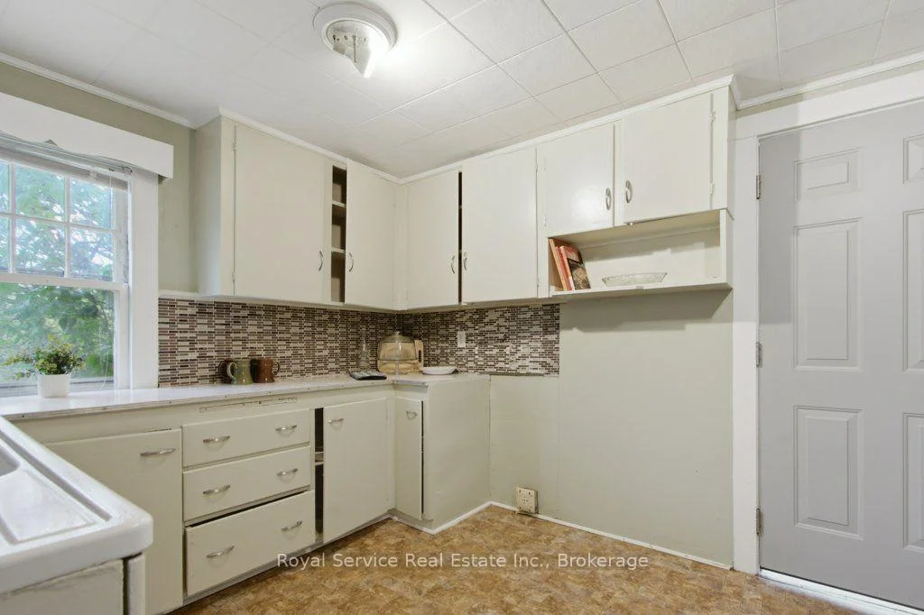 Photo 21 of 5418 Lakeshore Drive, Hamilton Township, Rural Hamilton — HOMEH