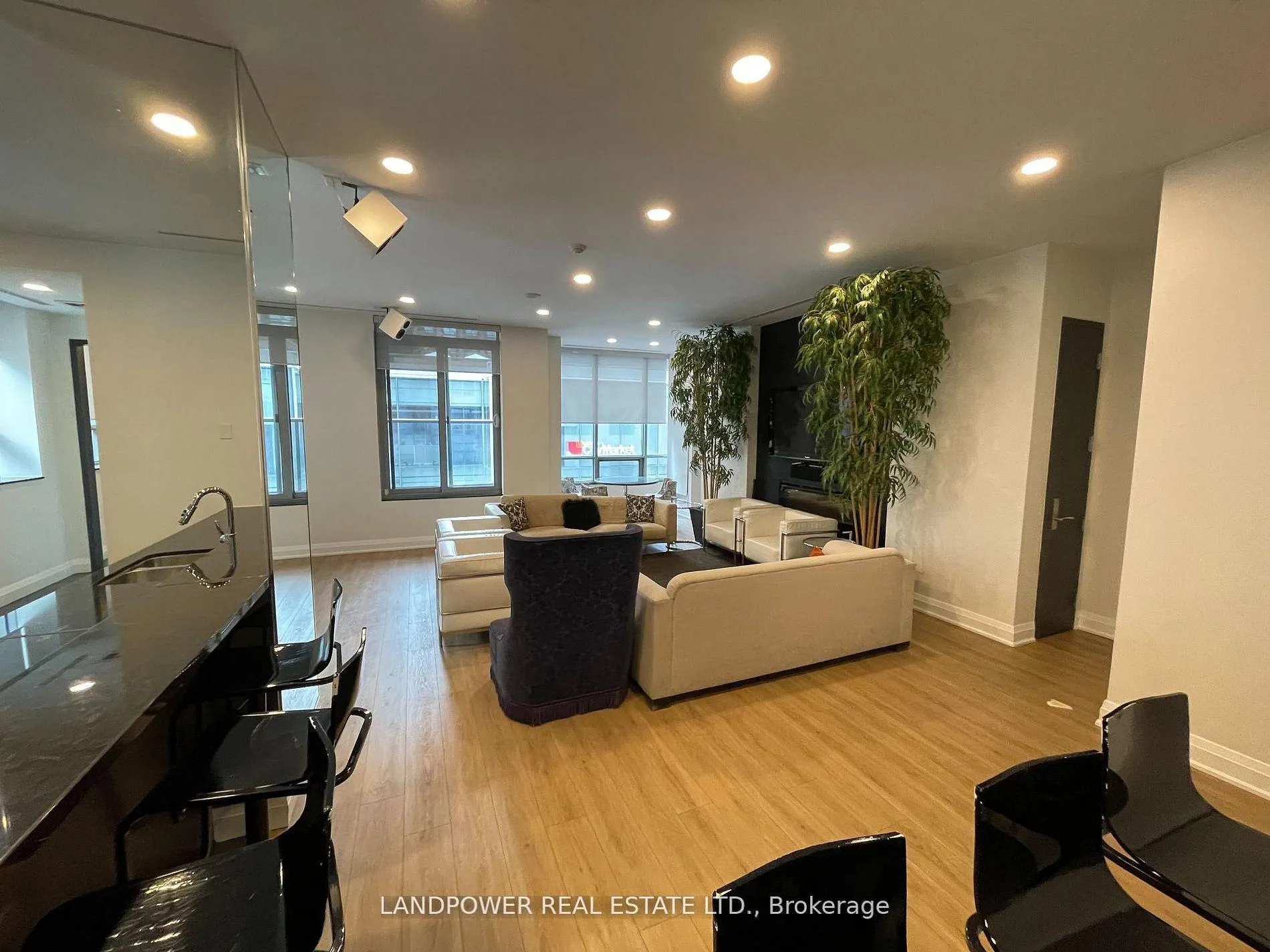 Photo 12 of Unit 1501, 21 Balmuto Street, Toronto, Bay Street Corridor — HOMEH