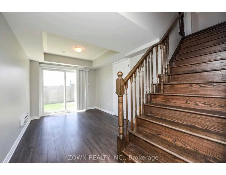 Photo 3 of 14 Quillberry Close, Brampton, Northwest Brampton — HOMEH