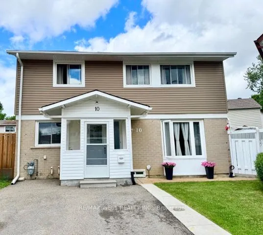 Front of 10 Hardcastle Court