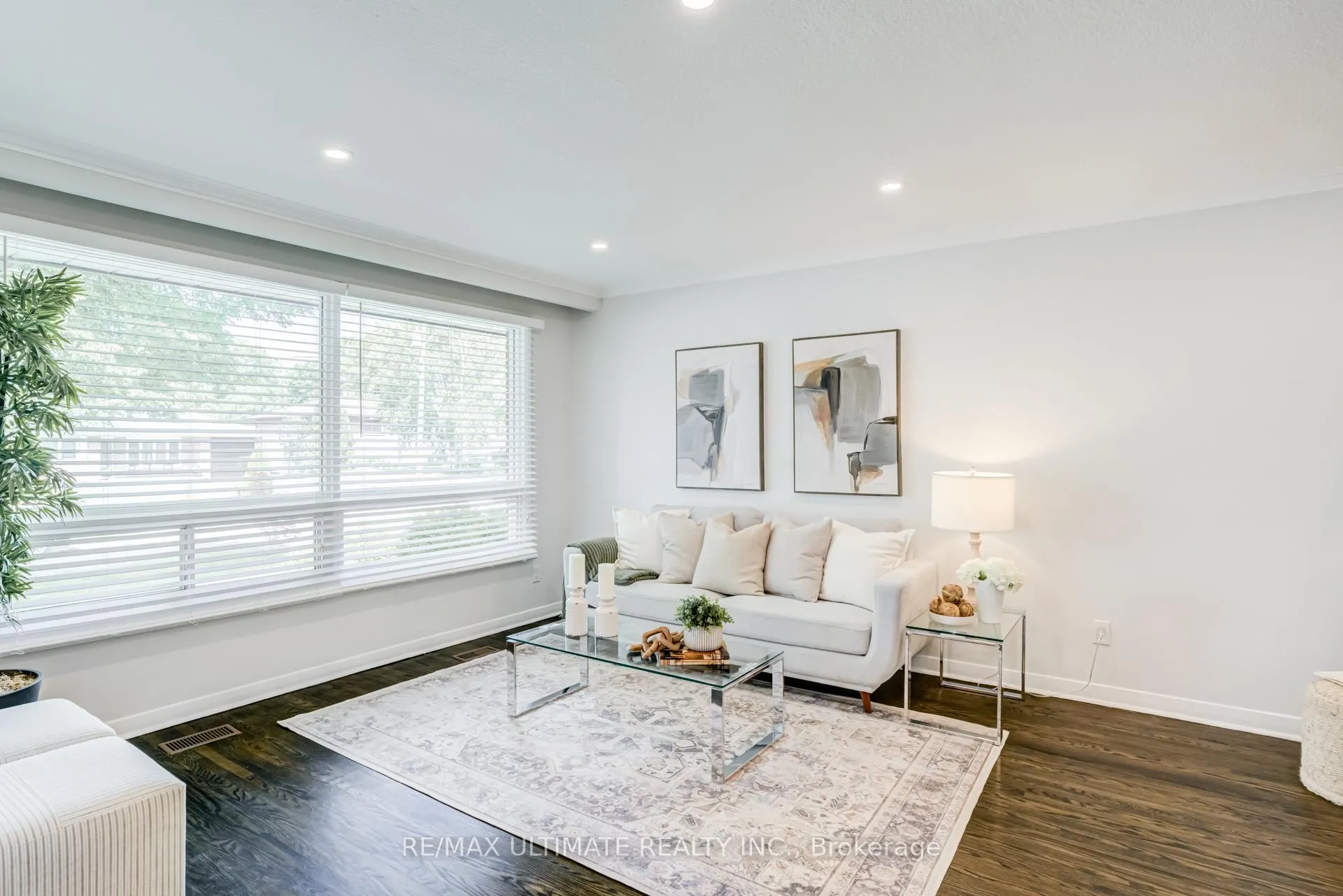 Photo 4 of 33 King Richard Court, Markham, Bullock — HOMEH