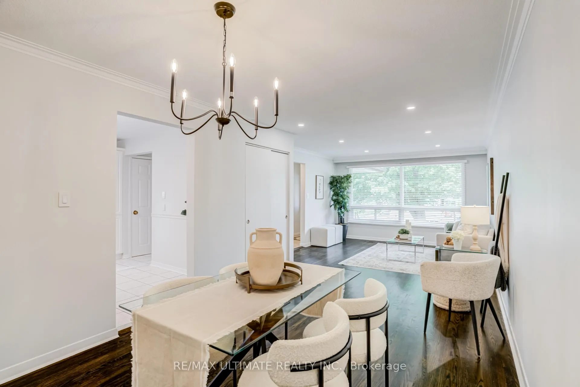 Photo 9 of 33 King Richard Court, Markham, Bullock — HOMEH