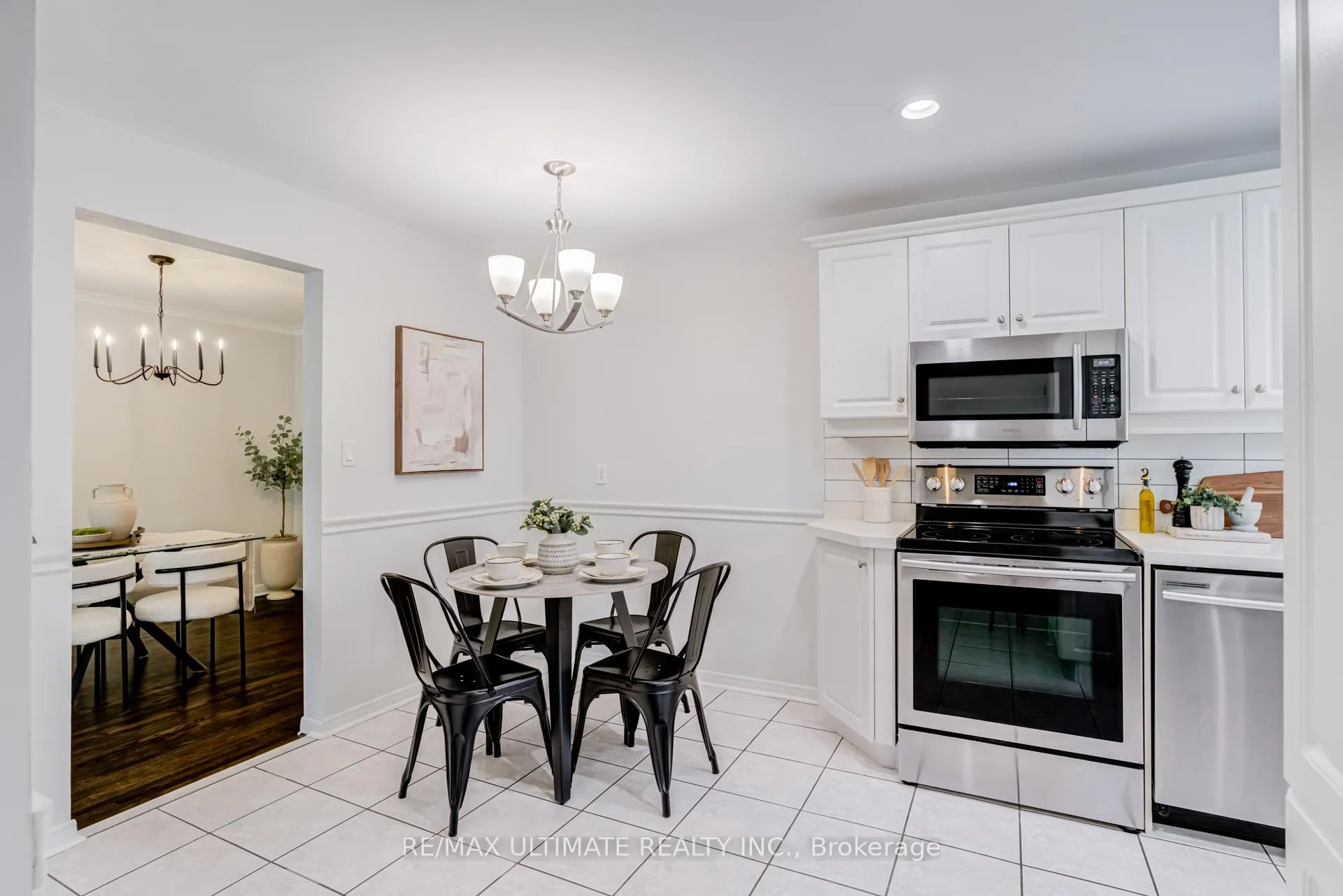 Photo 10 of 33 King Richard Court, Markham, Bullock — HOMEH
