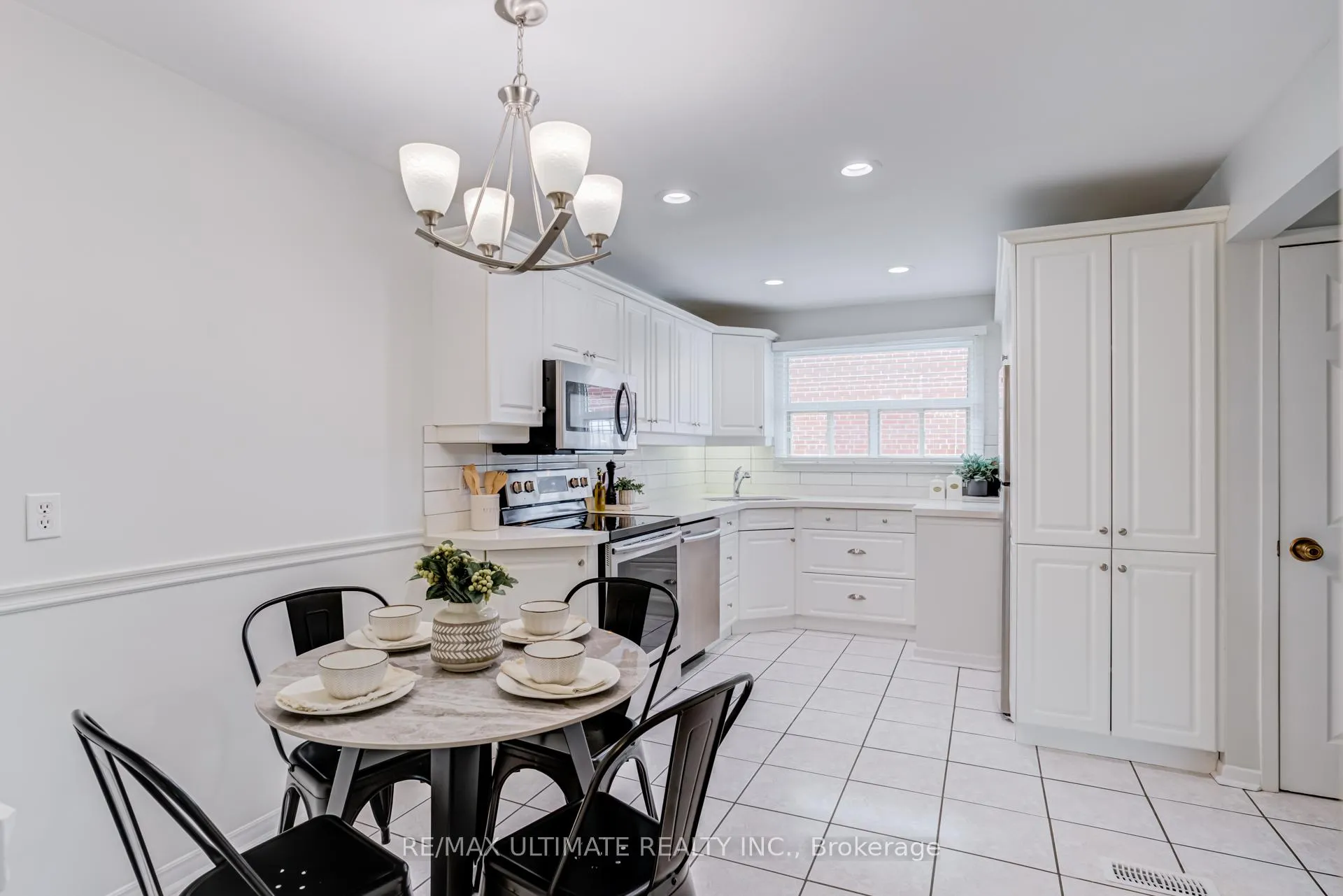 Photo 11 of 33 King Richard Court, Markham, Bullock — HOMEH