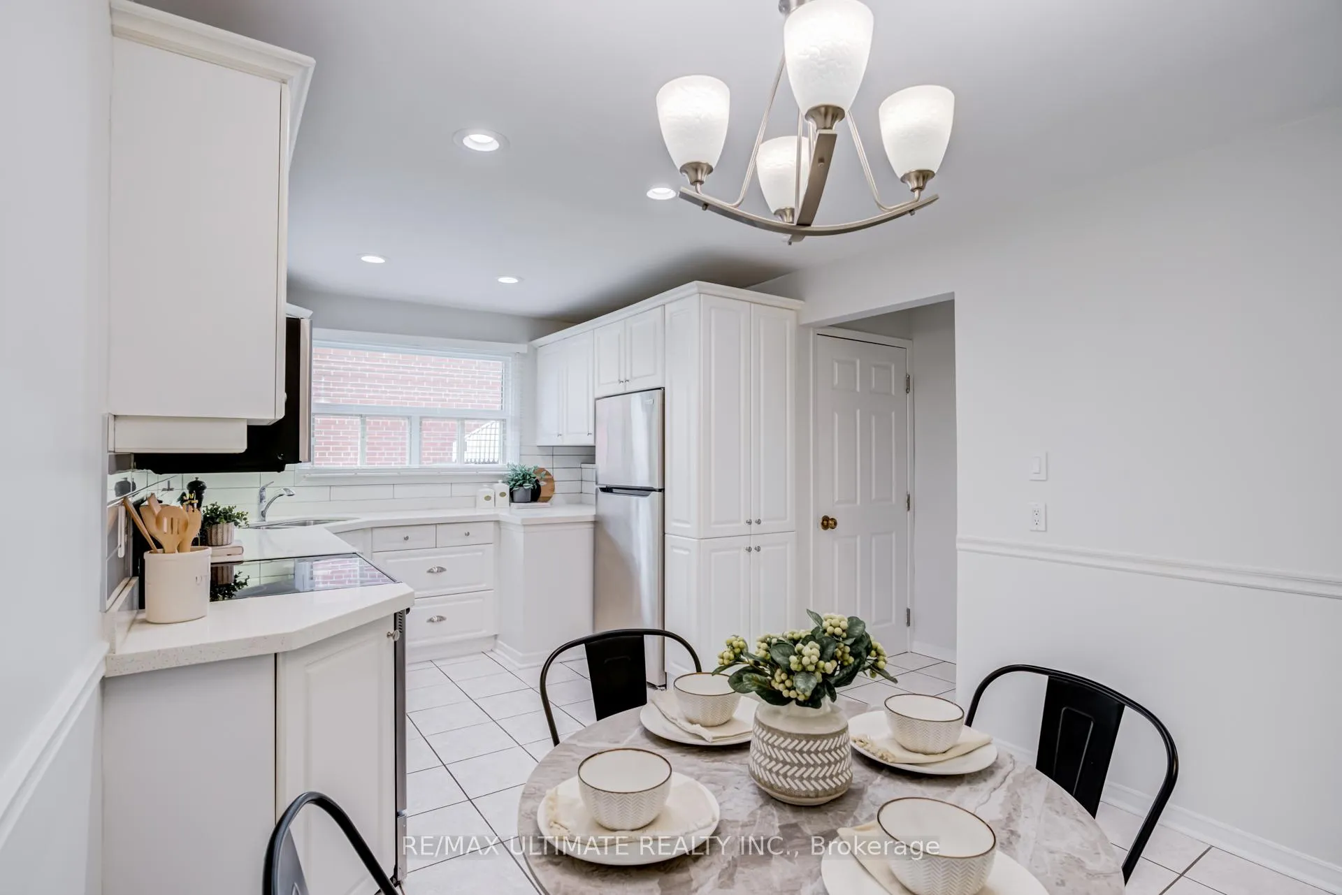 Photo 12 of 33 King Richard Court, Markham, Bullock — HOMEH