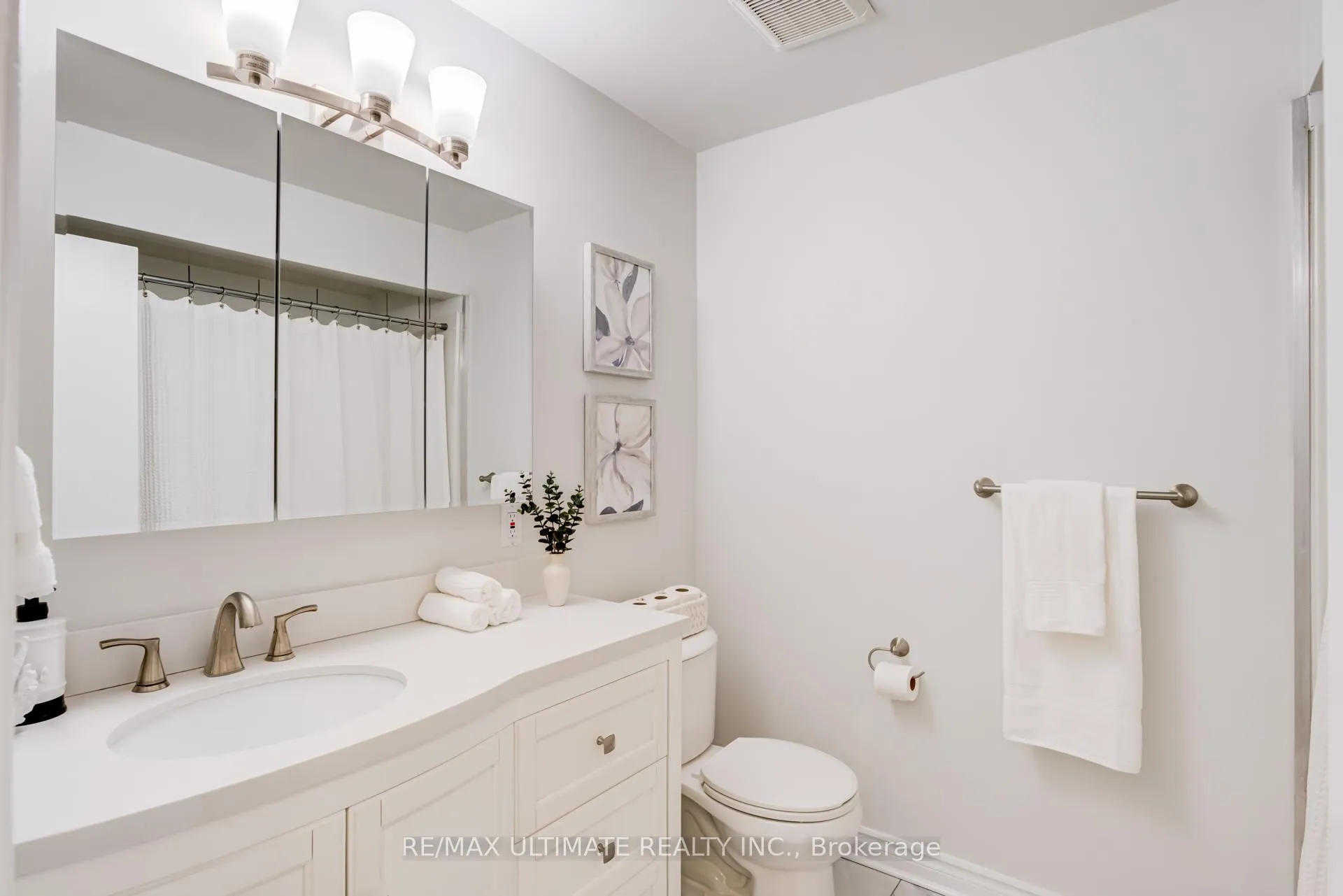Photo 19 of 33 King Richard Court, Markham, Bullock — HOMEH