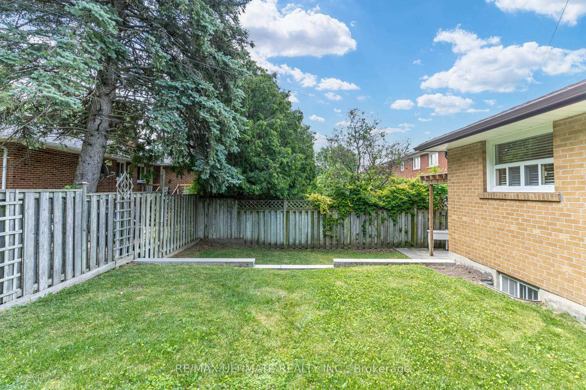 Photo 32 of 33 King Richard Court, Markham, Bullock — HOMEH
