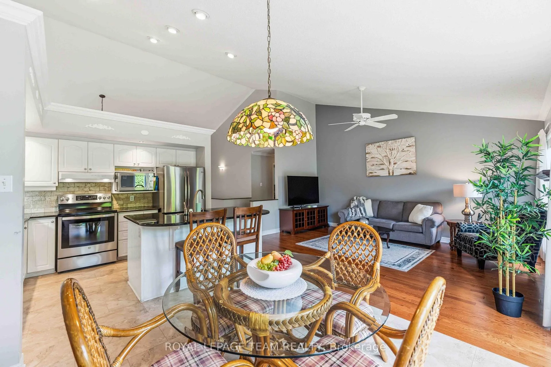 Photo 24 of 38 Settler's Ridge Way, Ottawa, Barrhaven - Longfields — HOMEH