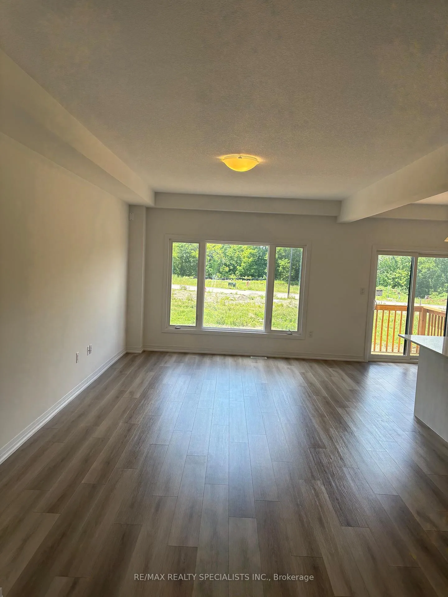 Photo 2 of 102 Gort Avenue, Brant, Paris — HOMEH