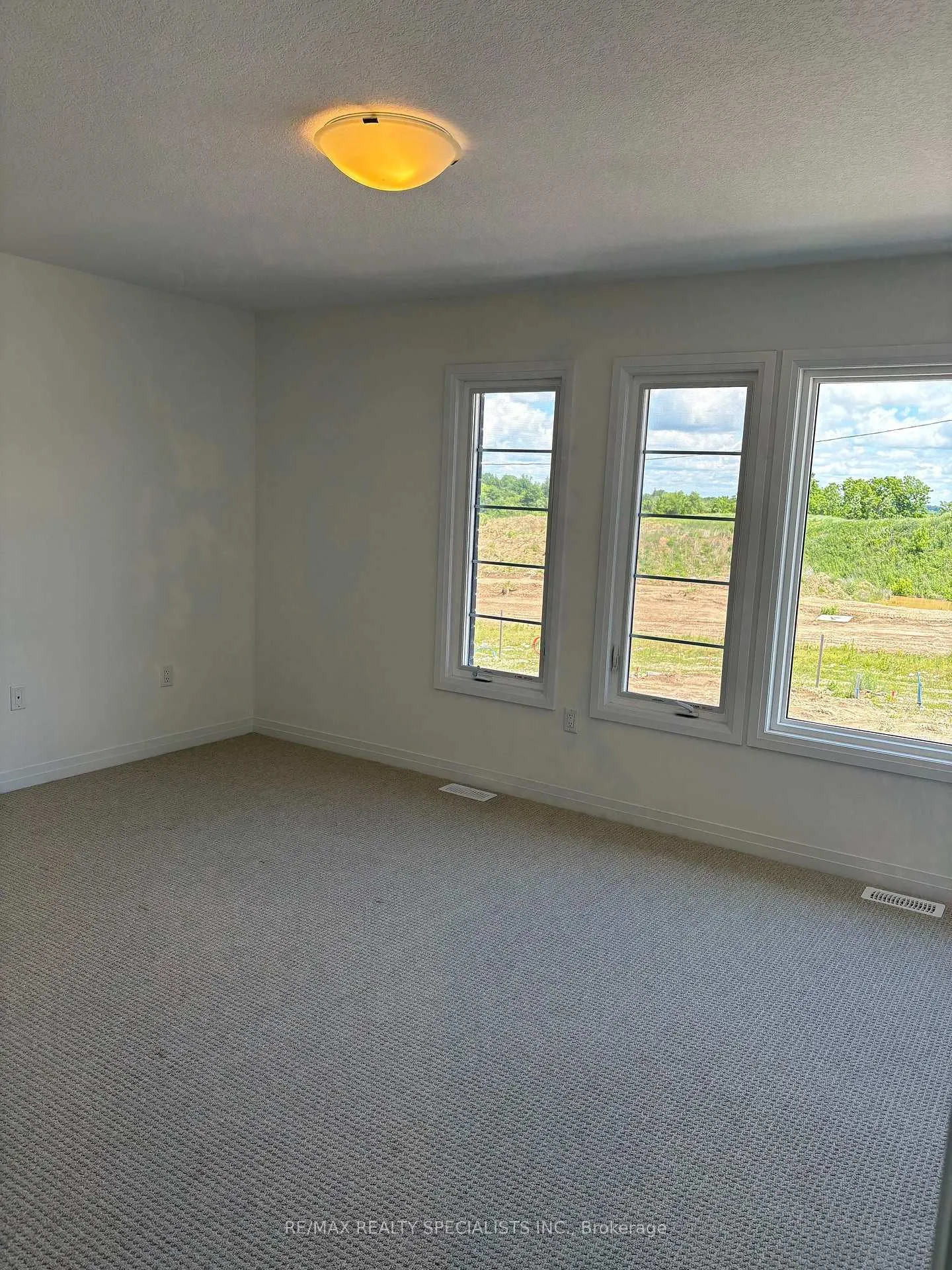 Photo 9 of 102 Gort Avenue, Brant, Paris — HOMEH