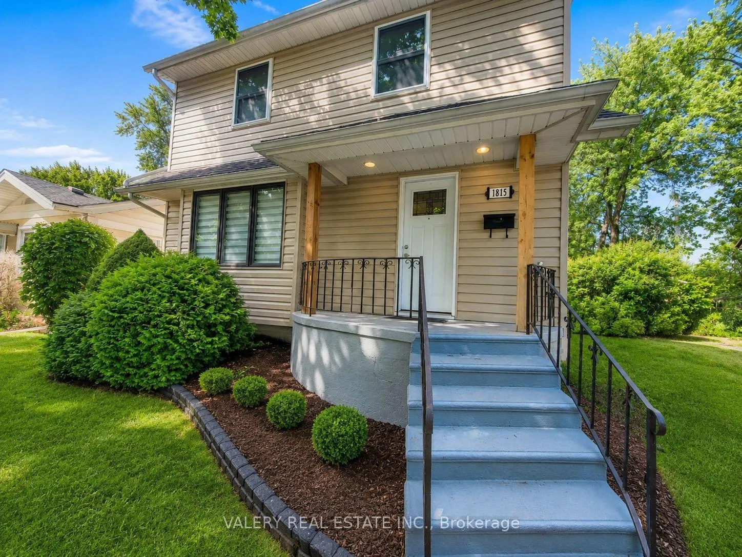 Photo 1 of 1815 Francois Road, Windsor, Fontainbleu — HOMEH