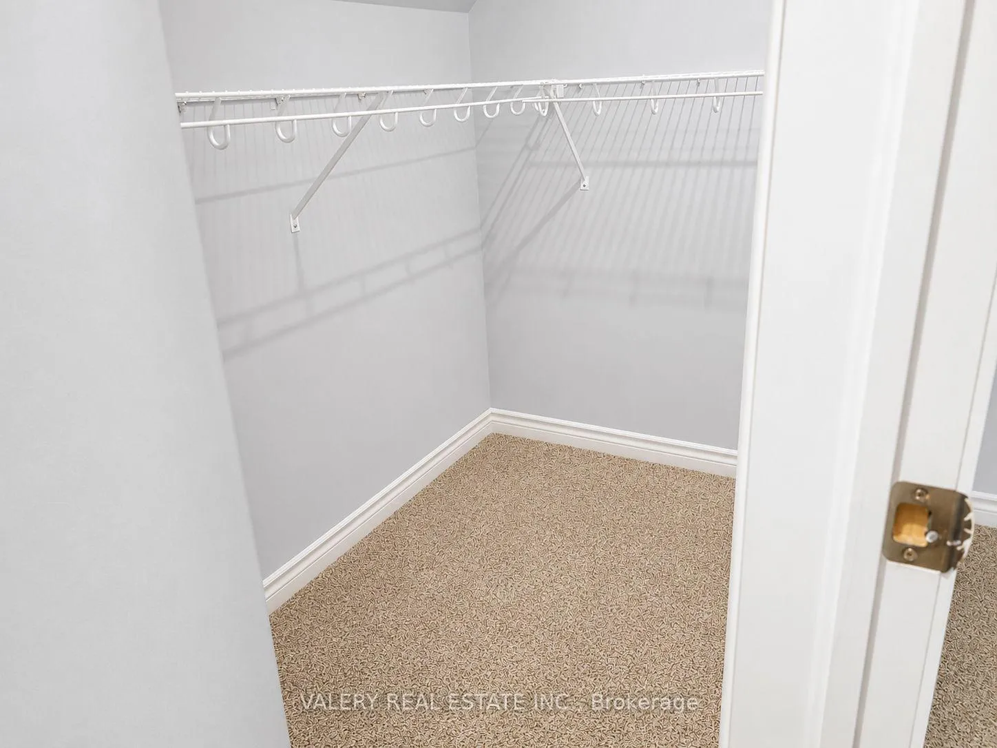 Photo 8 of 1815 Francois Road, Windsor, Fontainbleu — HOMEH