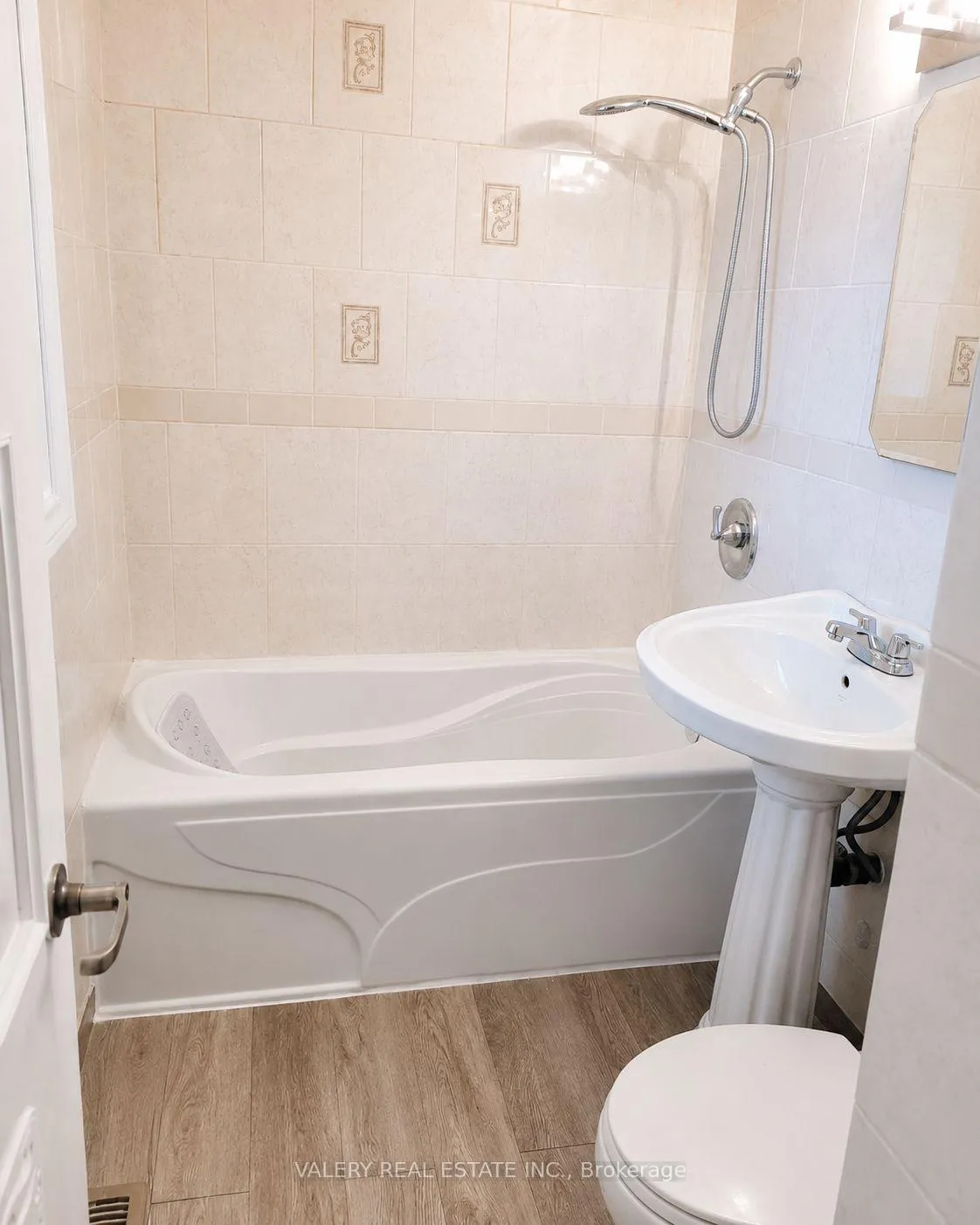 Photo 11 of 1815 Francois Road, Windsor, Fontainbleu — HOMEH