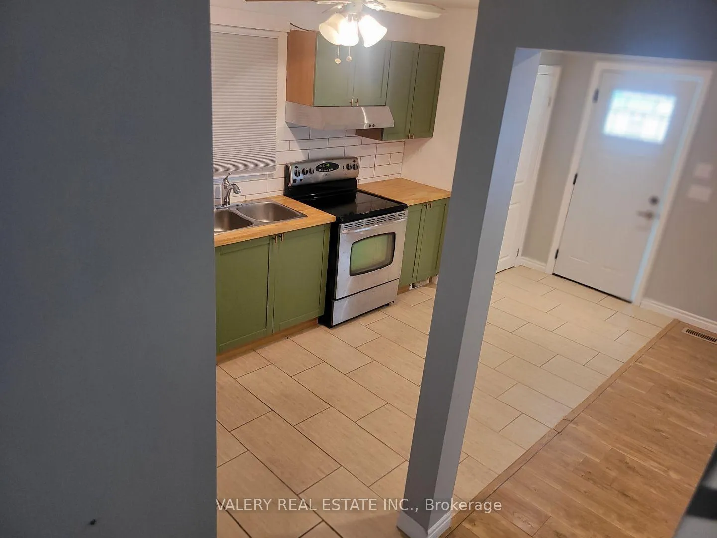 Photo 18 of 1815 Francois Road, Windsor, Fontainbleu — HOMEH