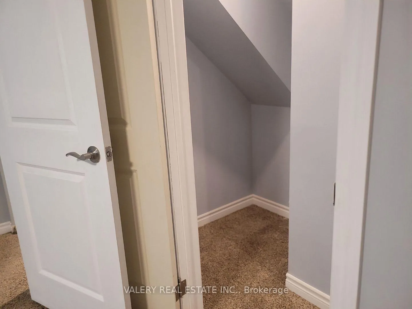 Photo 21 of 1815 Francois Road, Windsor, Fontainbleu — HOMEH
