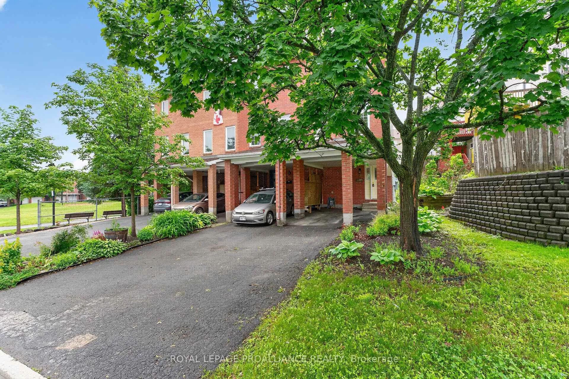 Photo 3 of 80 Rothbury Crescent, Ottawa, CFB Rockcliffe and Area — HOMEH