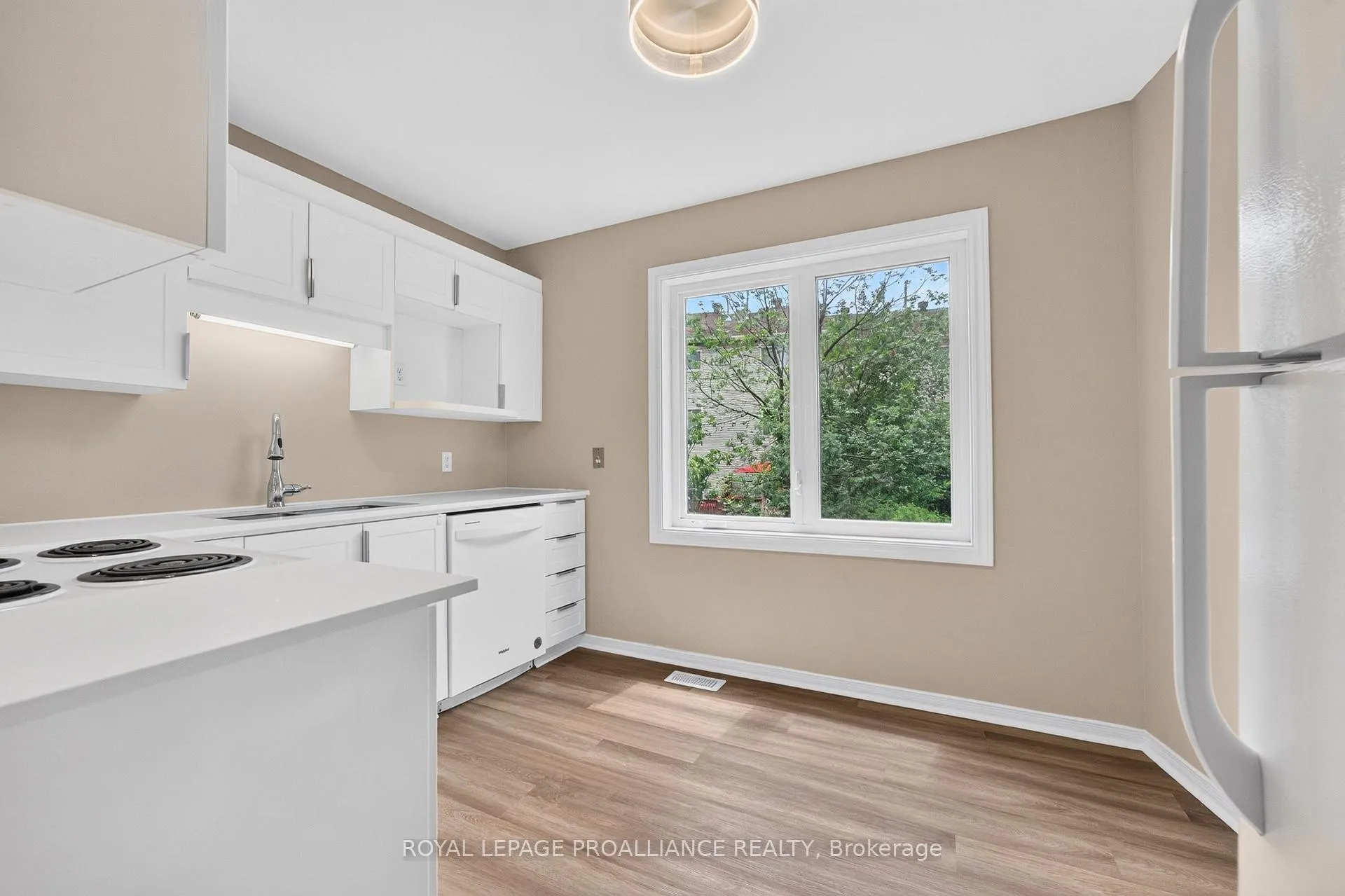 Photo 12 of 80 Rothbury Crescent, Ottawa, CFB Rockcliffe and Area — HOMEH