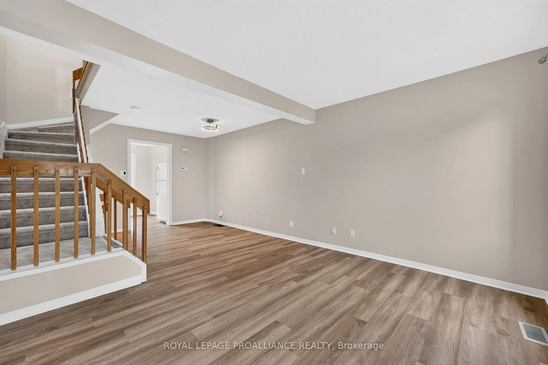 Photo 22 of 80 Rothbury Crescent, Ottawa, CFB Rockcliffe and Area — HOMEH