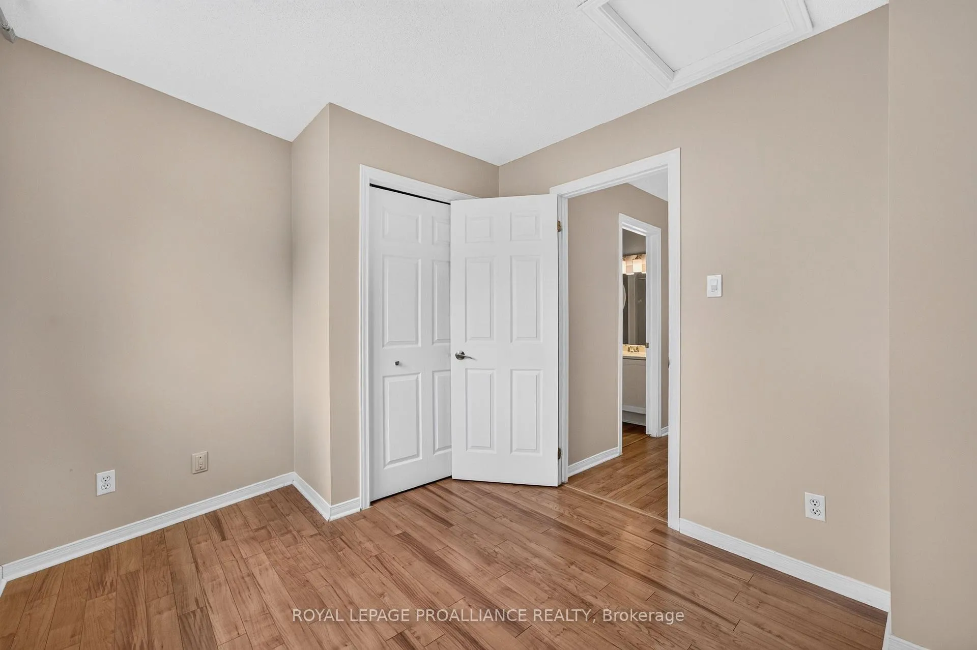 Photo 33 of 80 Rothbury Crescent, Ottawa, CFB Rockcliffe and Area — HOMEH