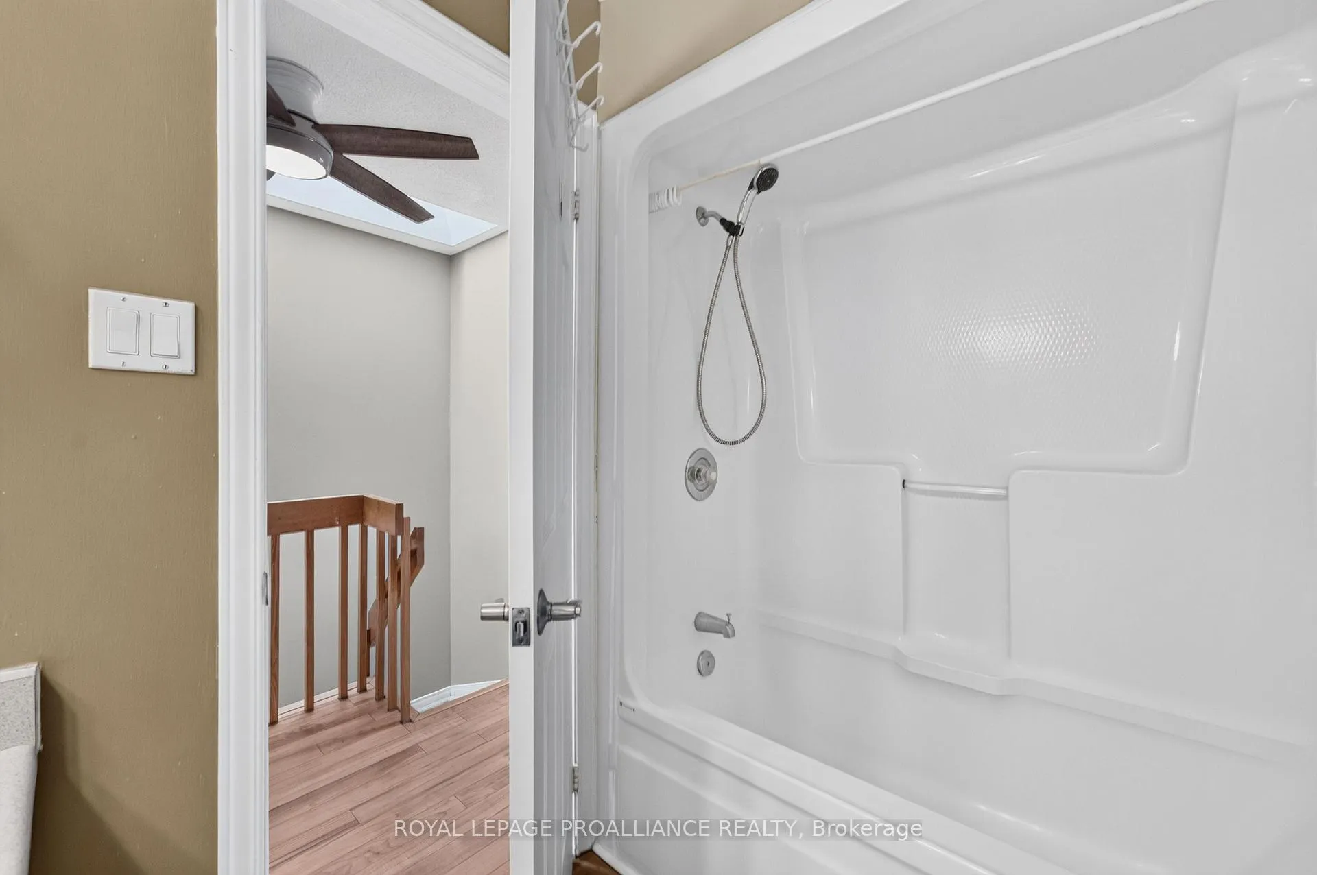 Photo 36 of 80 Rothbury Crescent, Ottawa, CFB Rockcliffe and Area — HOMEH