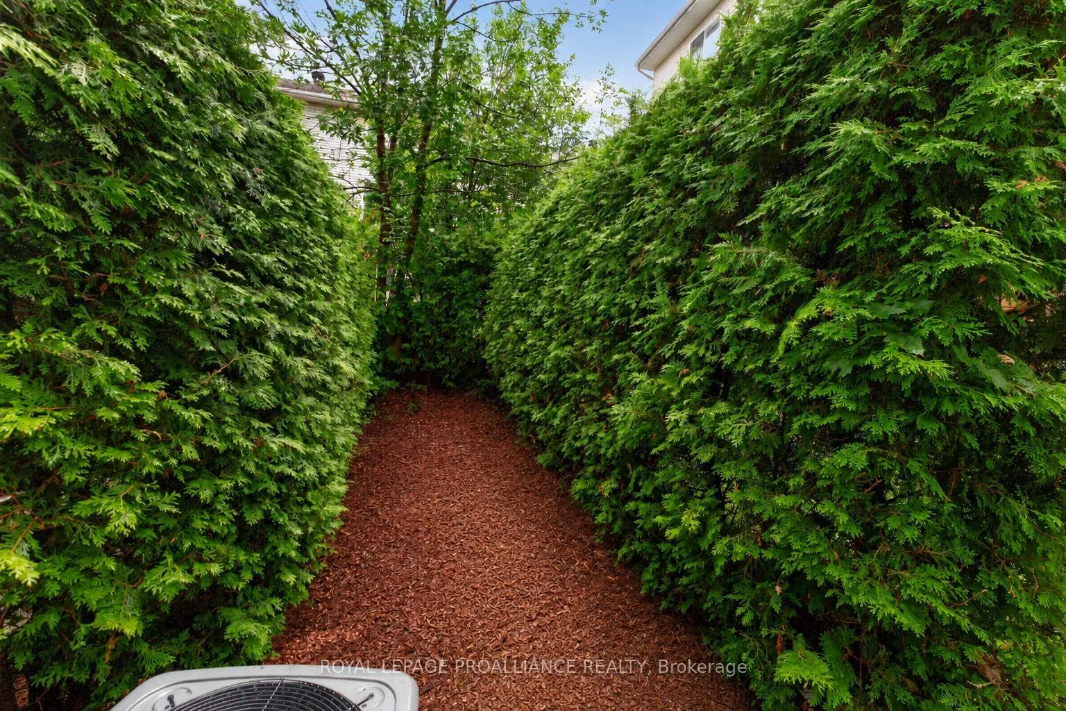 Photo 39 of 80 Rothbury Crescent, Ottawa, CFB Rockcliffe and Area — HOMEH