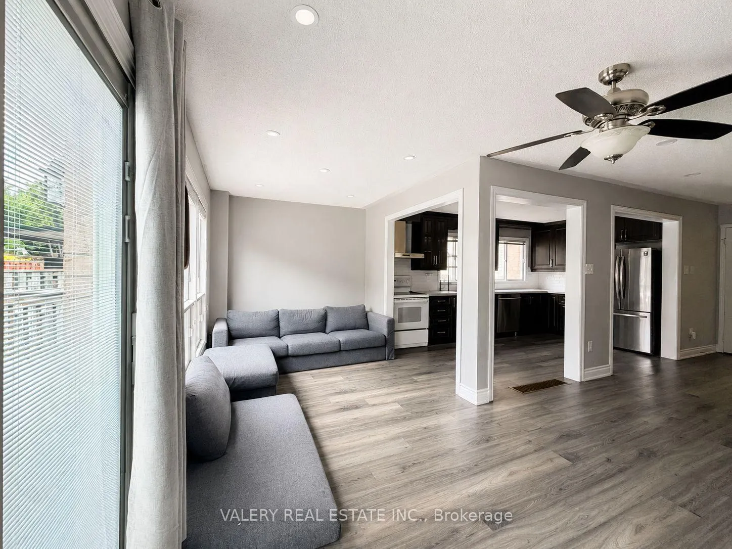 Photo 4 of 12 Letty Avenue, Brampton, Fletcher's West — HOMEH