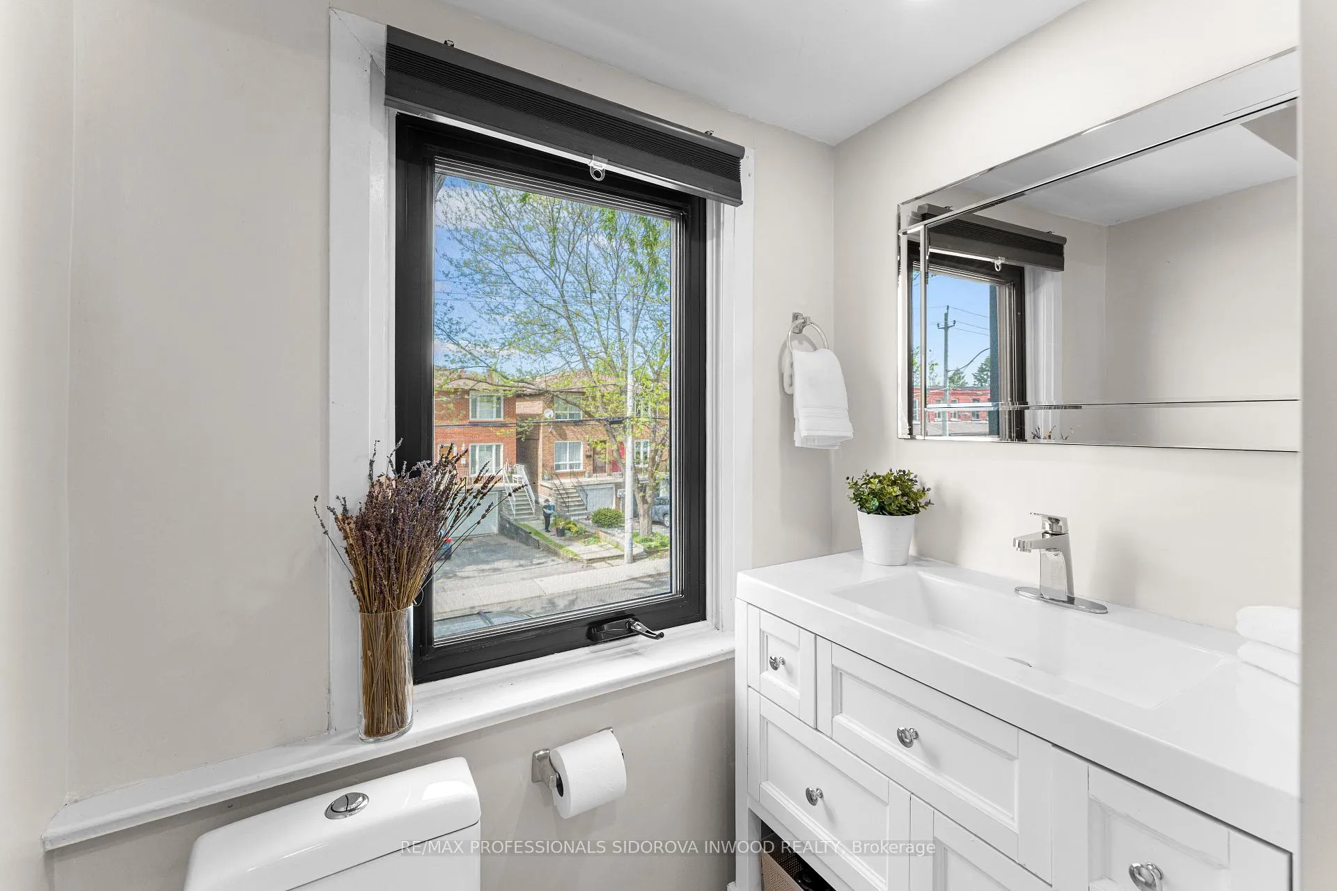 Photo 31 of 209 Maria Street, Toronto, Junction Area — HOMEH